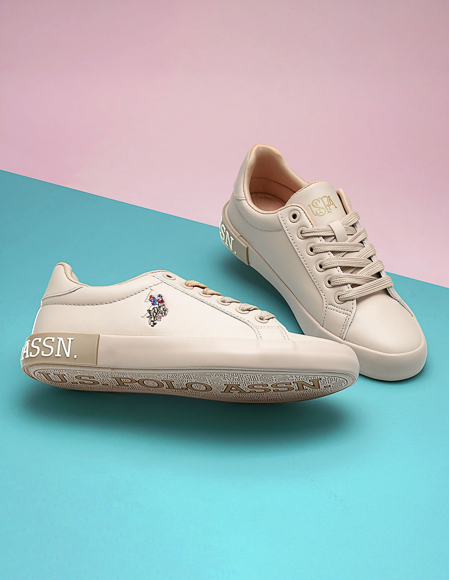 Women Lace Up Aubrey Sneakers