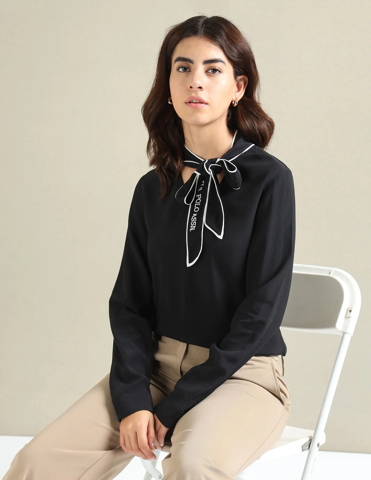 Bow Collar Long Sleeve Top