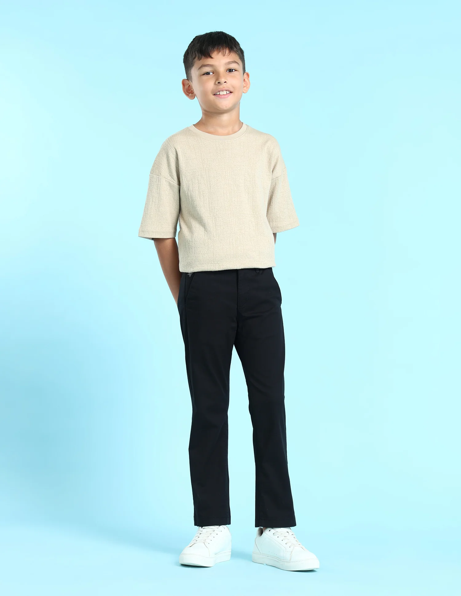 Boys Black Mid Rise Solid Twill Trousers - Image 3