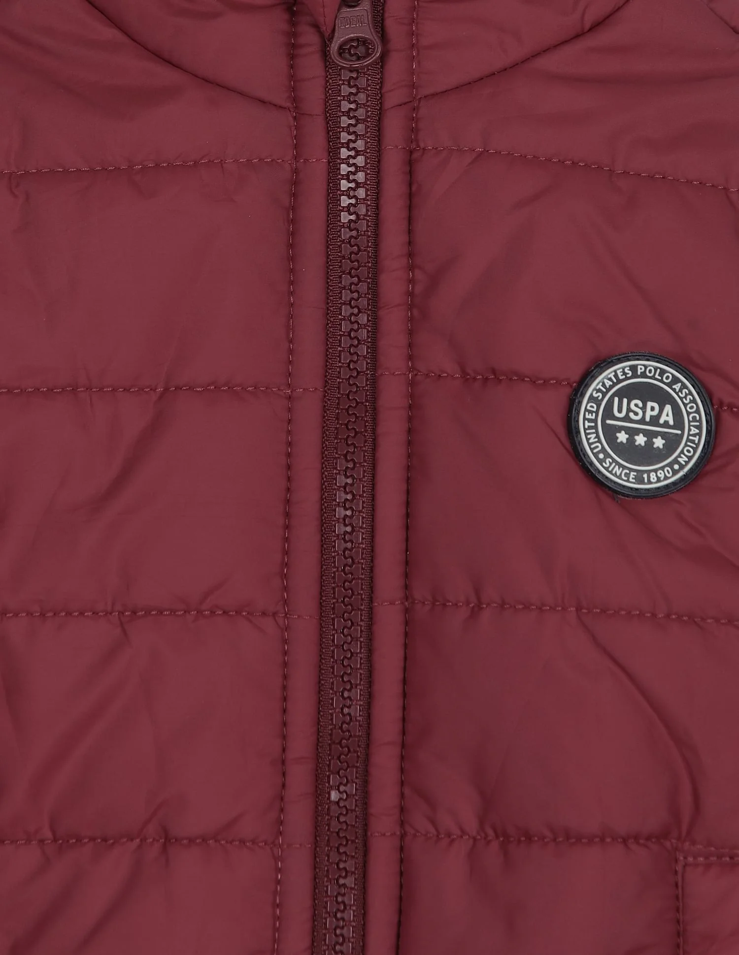 Boys Maroon Hooded Solid Puffer Jacket - Image 3