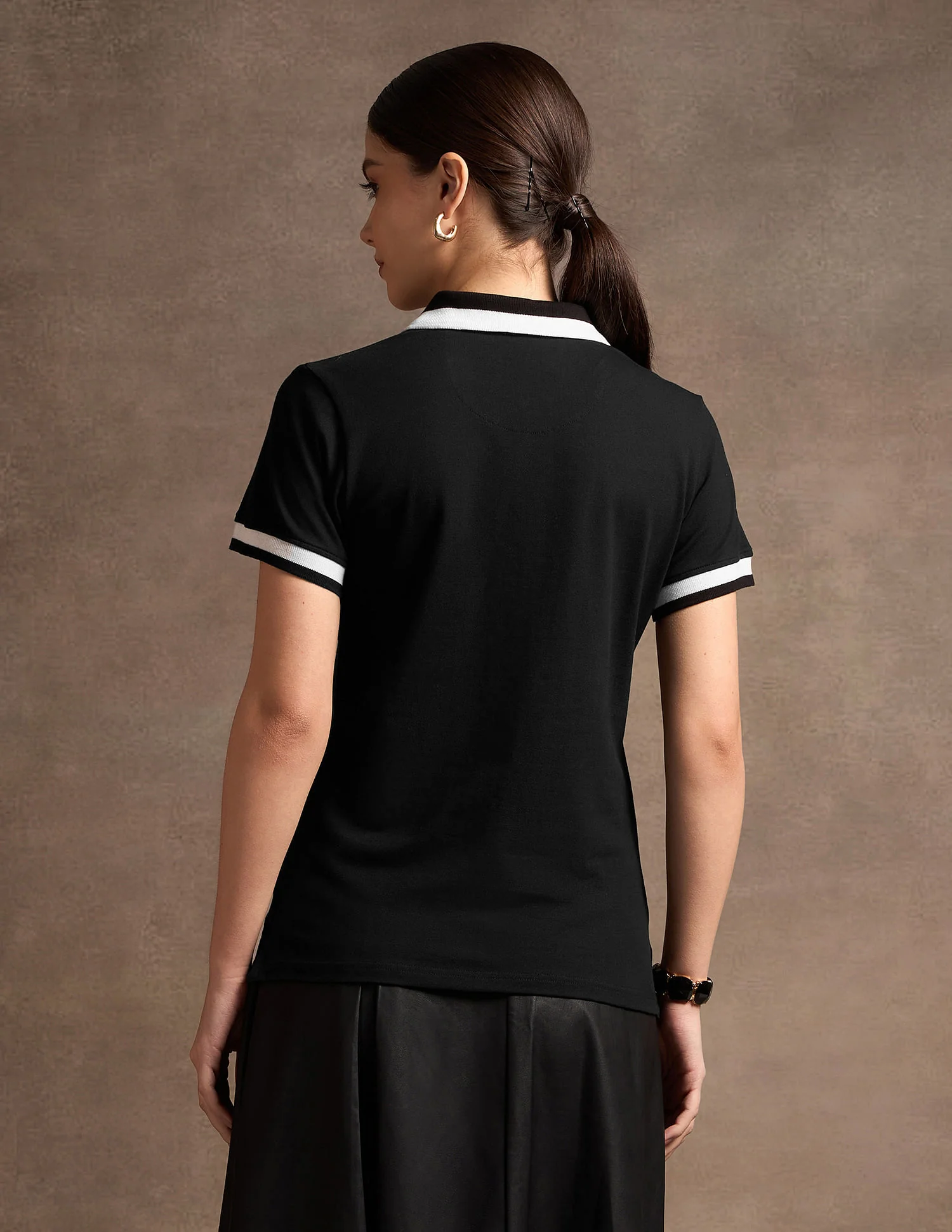Broad Tipped Collar Solid Polo Shirt - Image 5