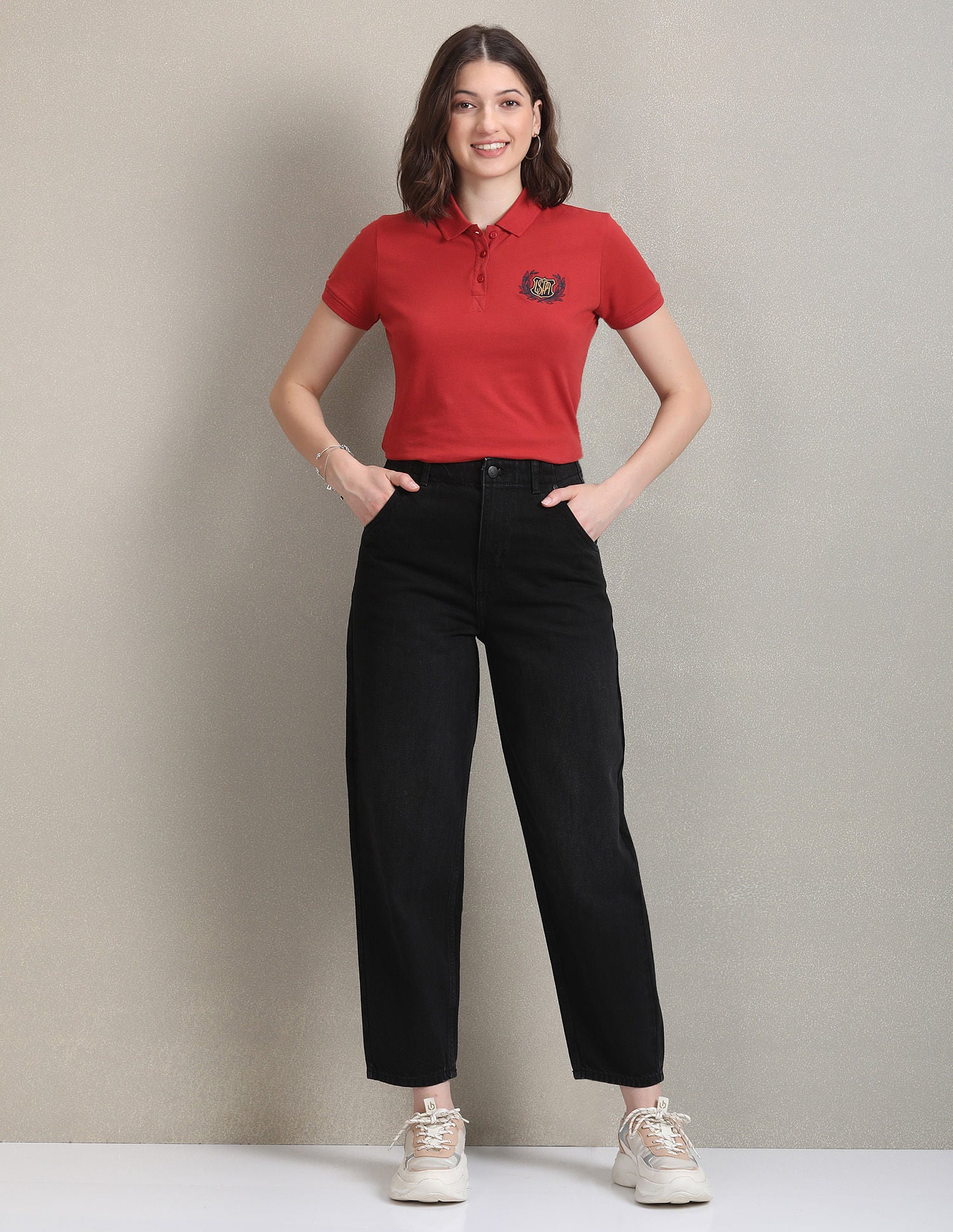 Carrot Fit Black Jeans - Image 3