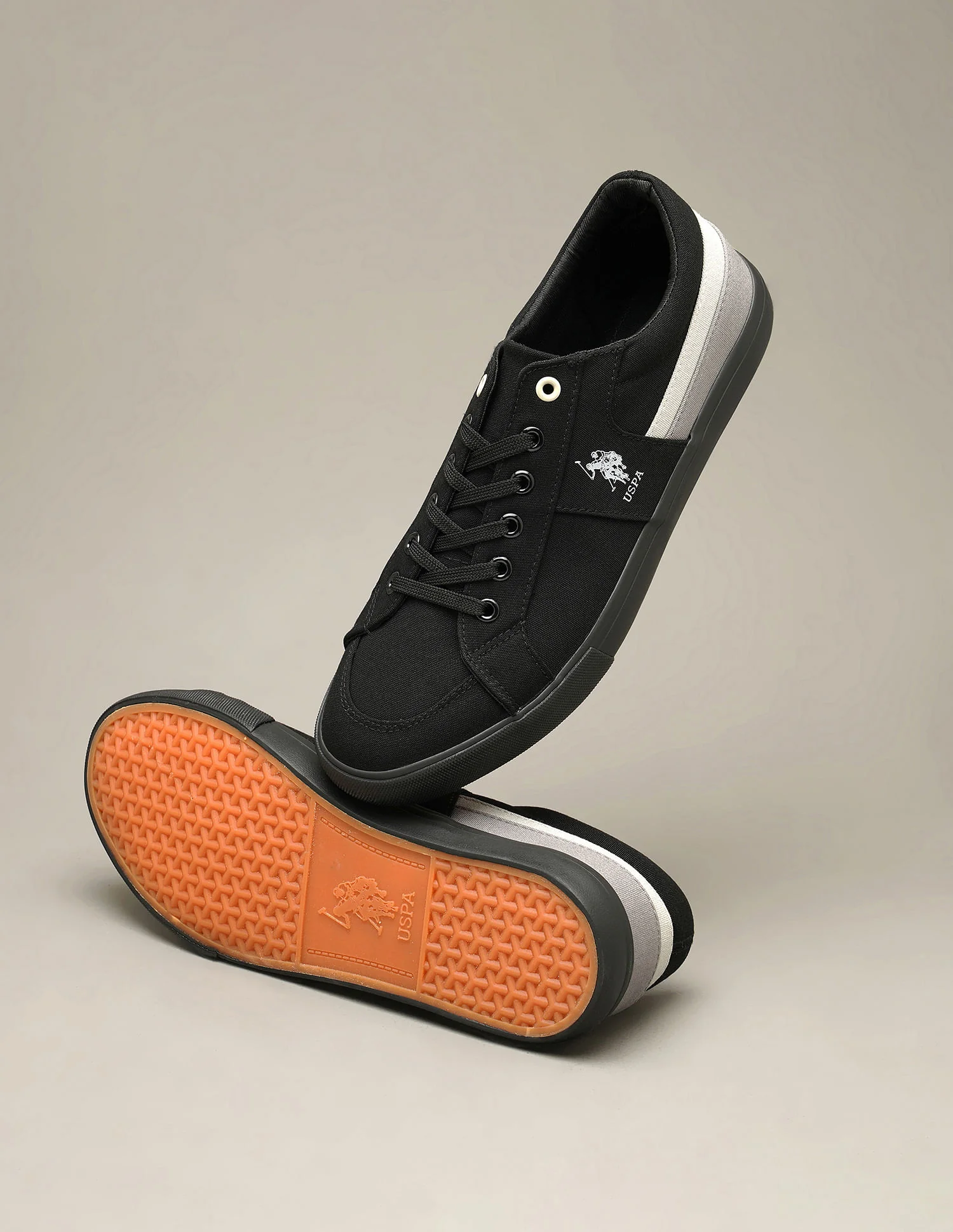 Men Contrast Stripe Canvas Clarkin Sneakers