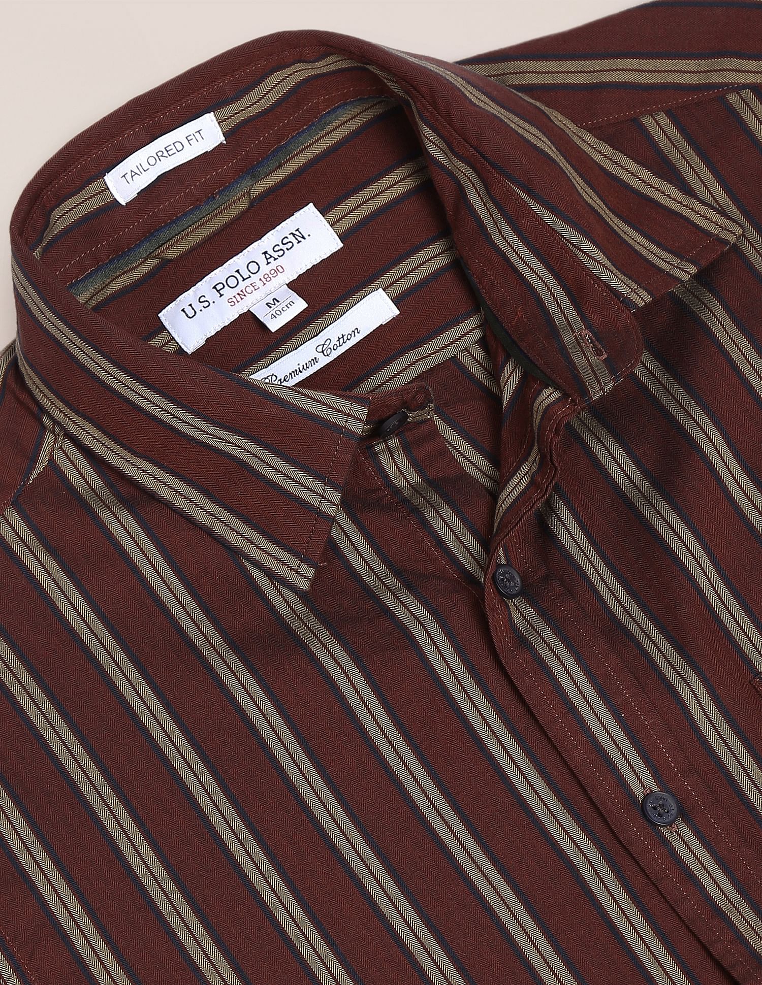 Cutaway Collar Vertical Stripe Casual Shirt - Image 2