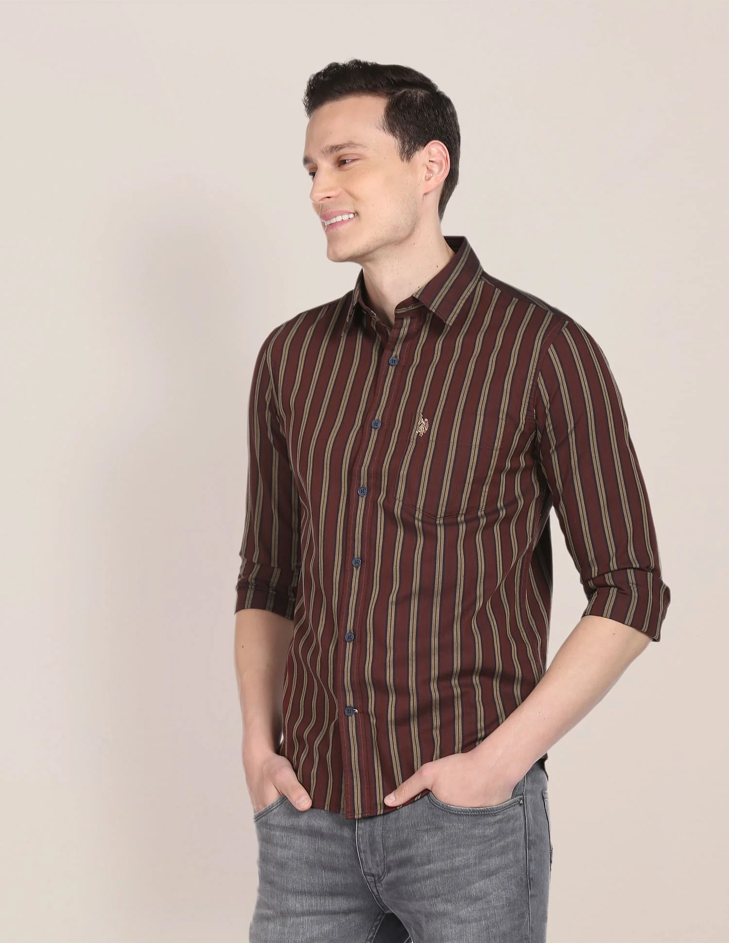 Cutaway Collar Vertical Stripe Casual Shirt - Image 4