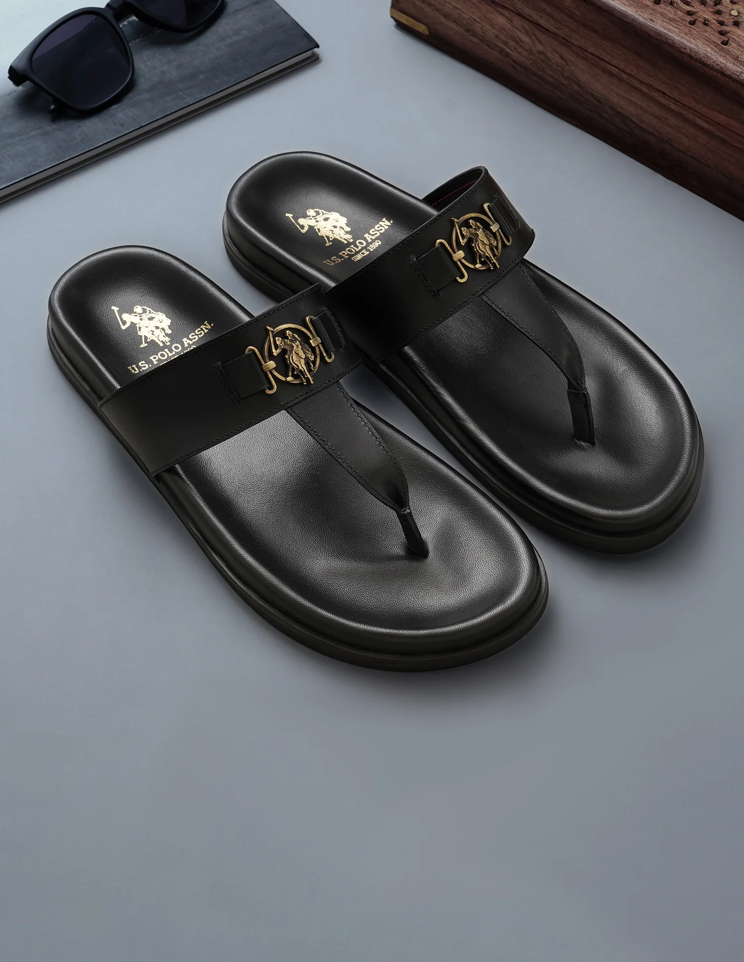 T-strap Rudi Sandals