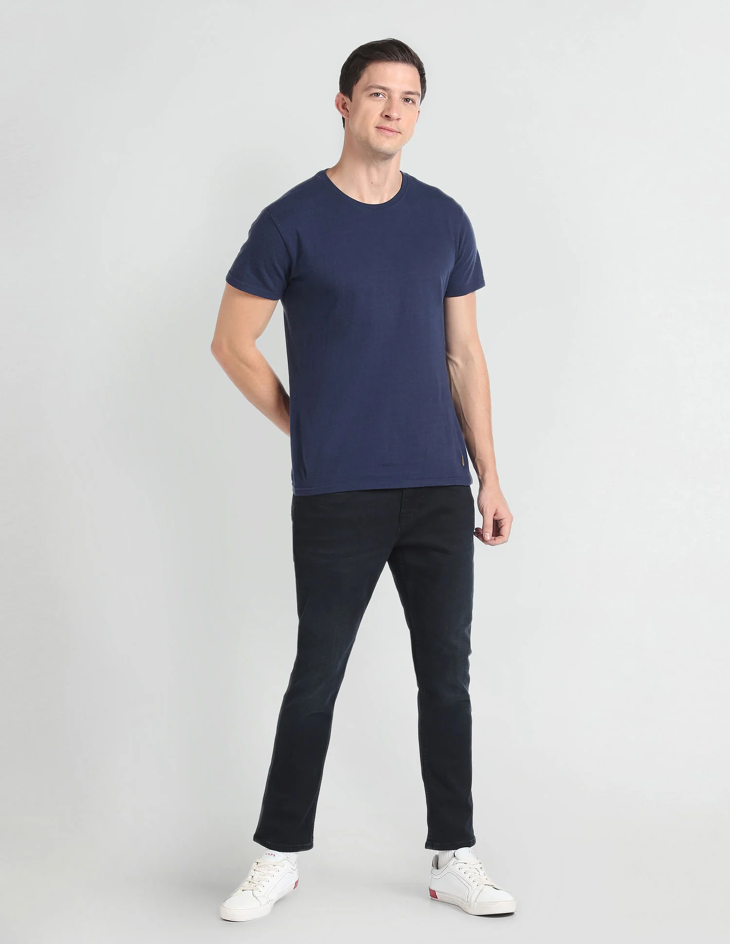 Henry Cropped Tapered Fit Blue Jeans - Image 3