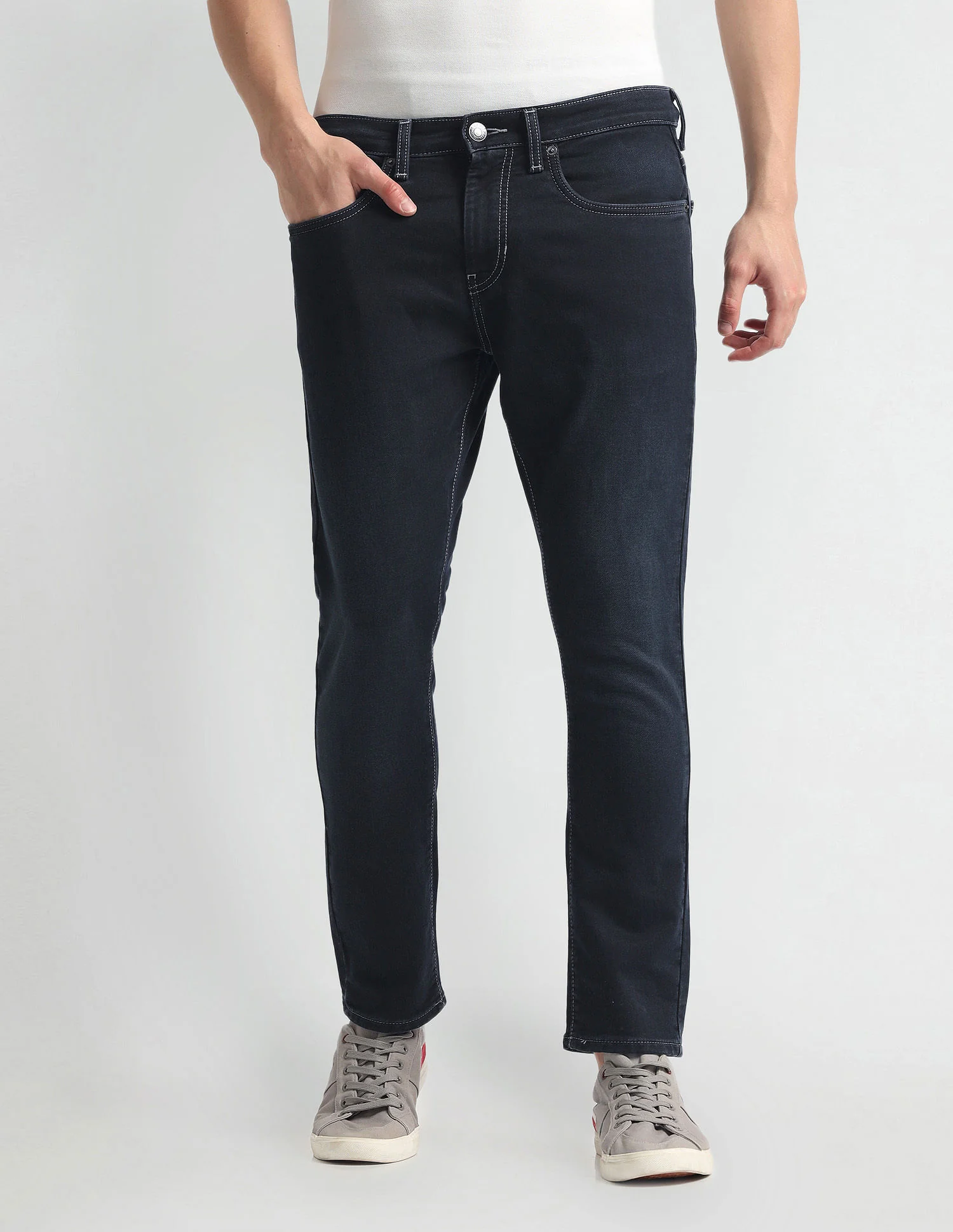 Henry Tapered Cropped Fit Blue Jeans - Image 6