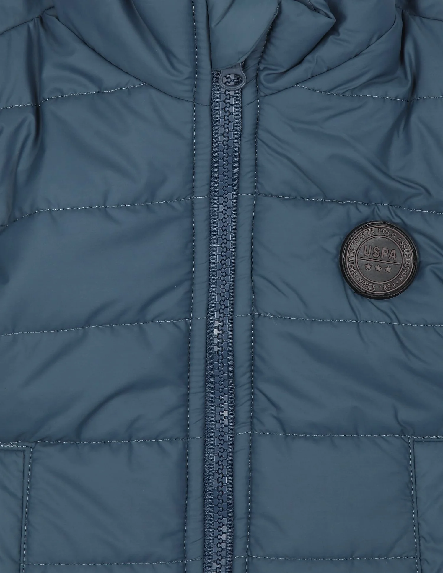 High Neck Solid Quilted Jacket - Image 3