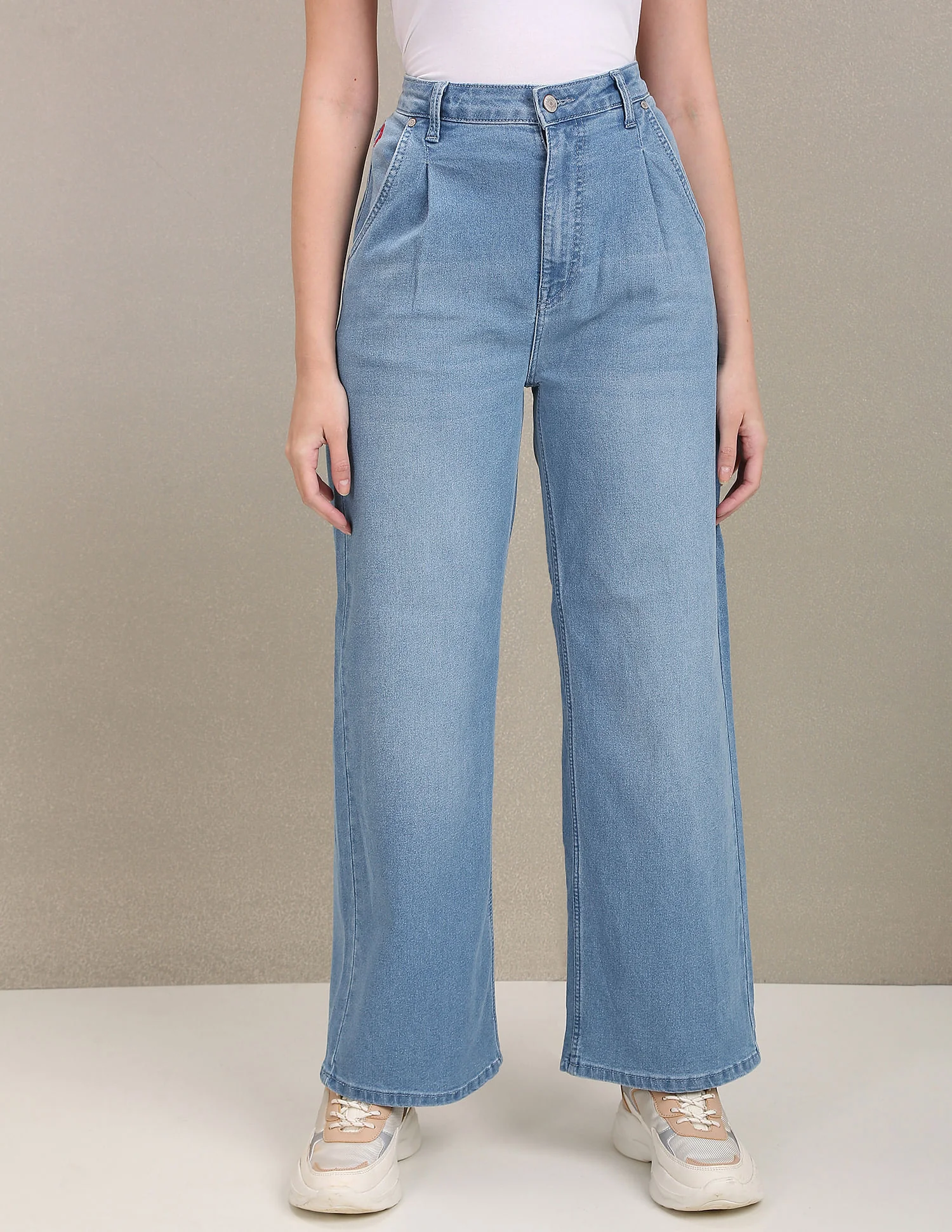 High Rise Pleated Wide Leg Jeans - Image 6