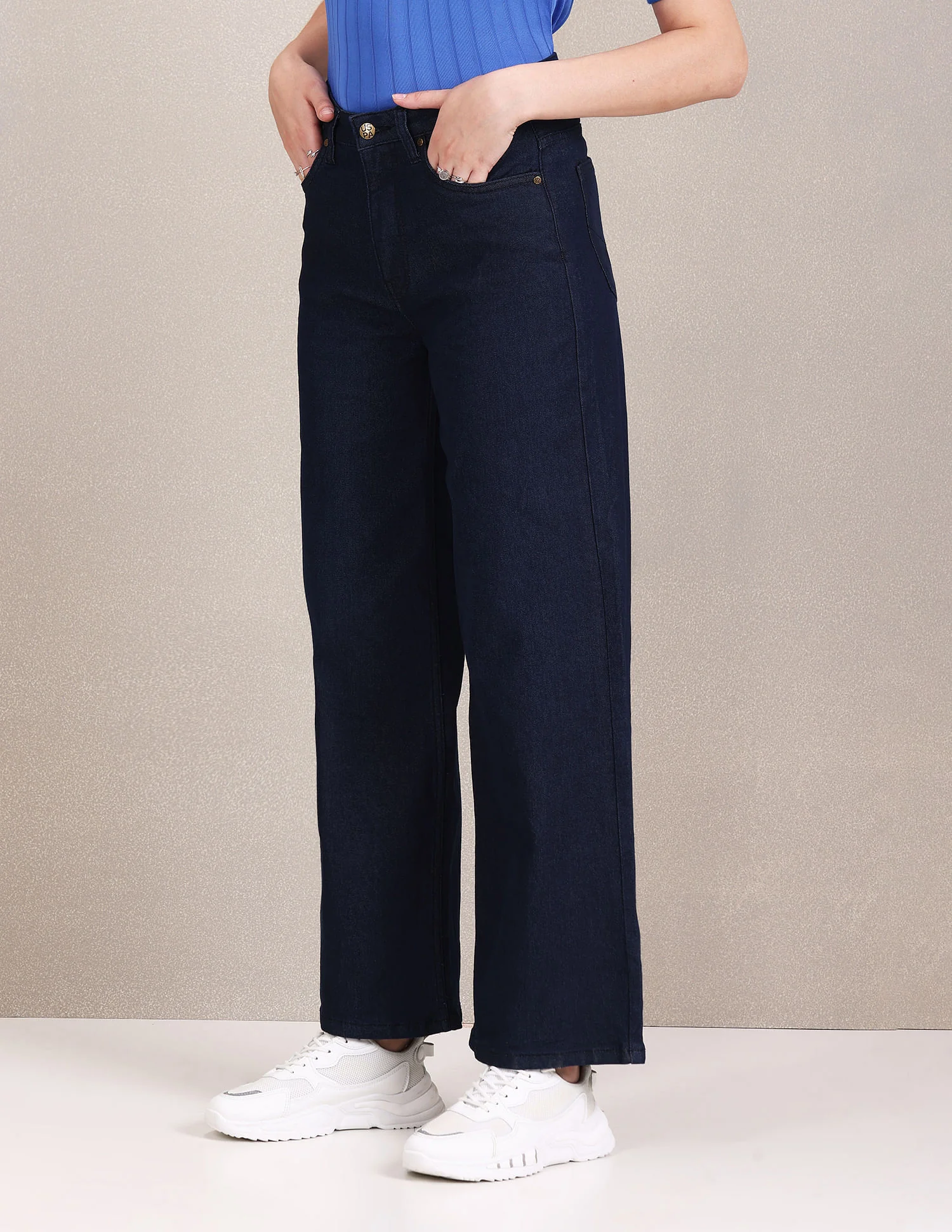 High Rise Rinsed Wide Leg Jeans - Image 4