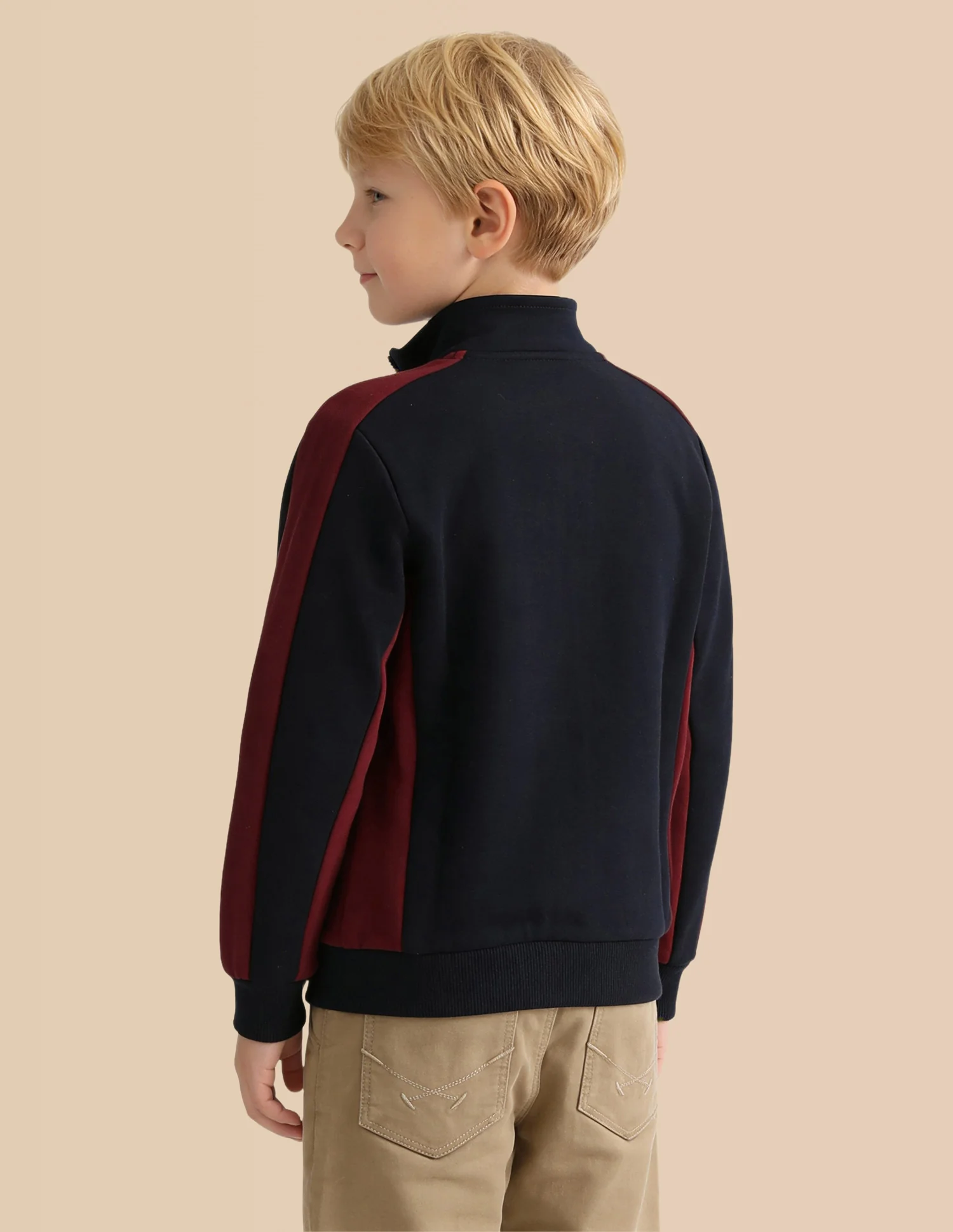 Boys Colour Blocked Regular Fit Sweatshirt - Image 5