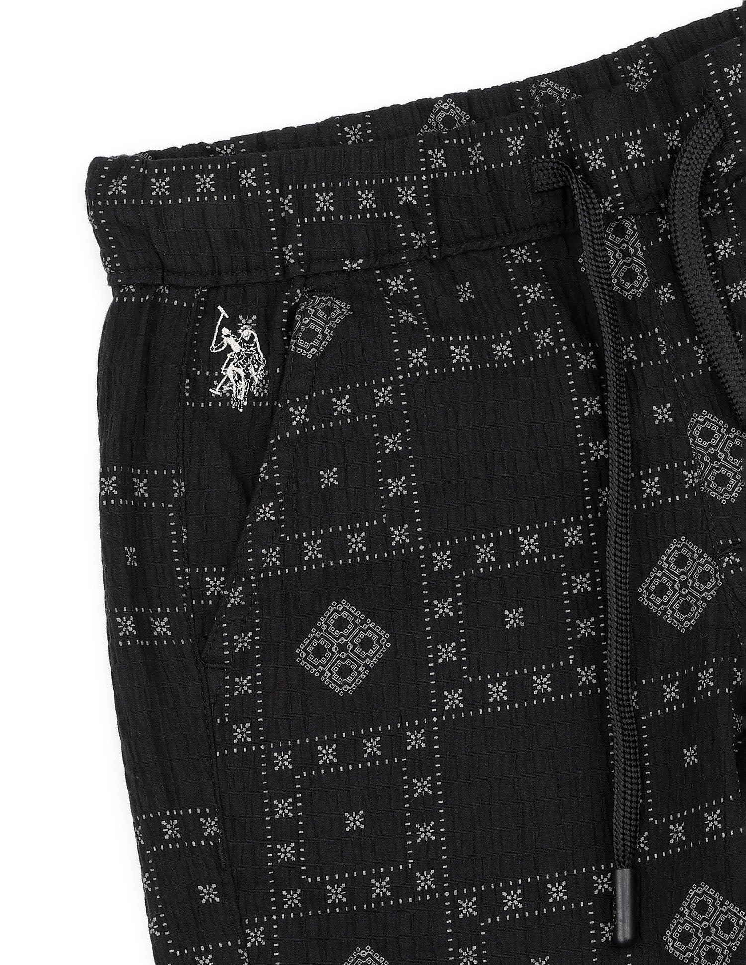 Boys Geometric Printed Regular Fit Shorts - Image 9