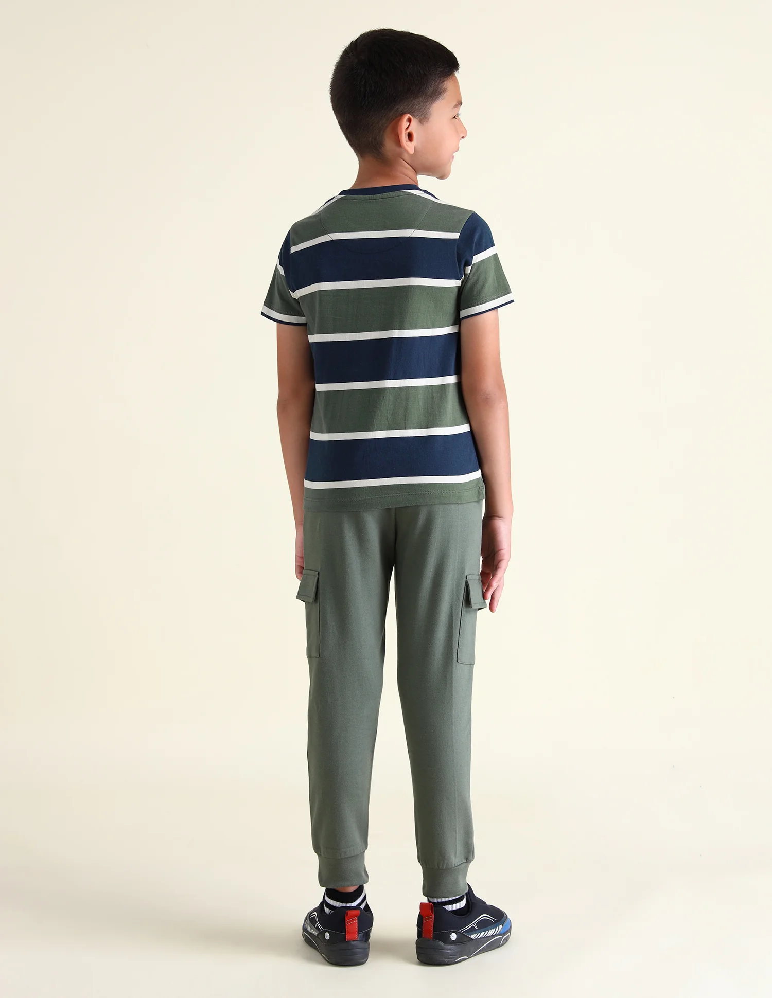 Boys Horizontal Striped Regular Fit T-Shirt - Image 4