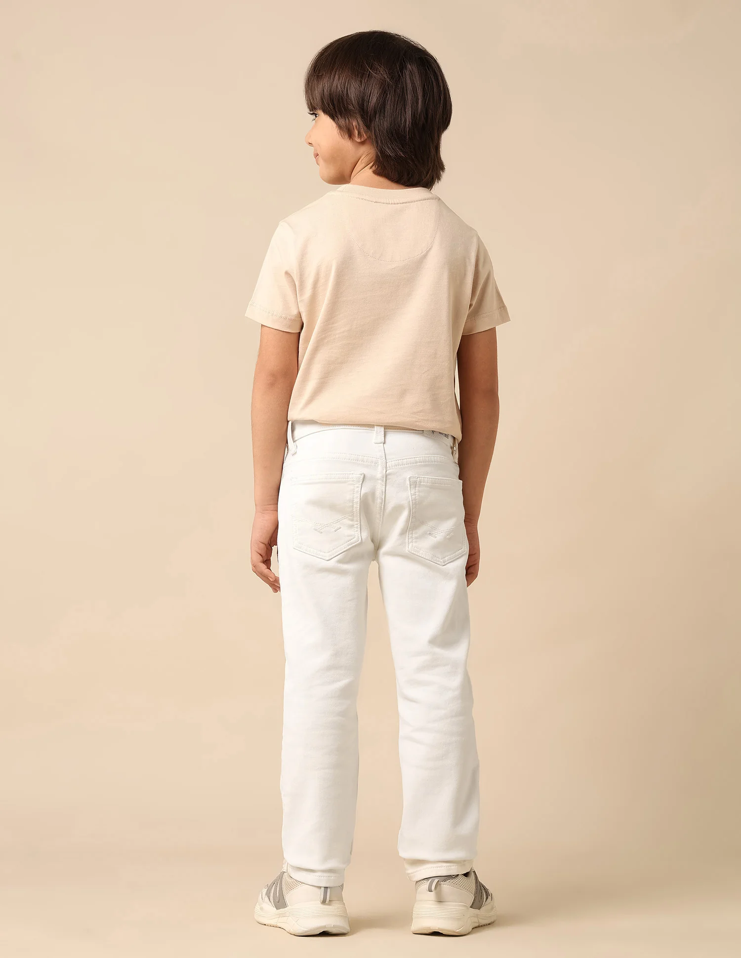 Boys Mid Rise Relaxed Fit Jeans - Image 4