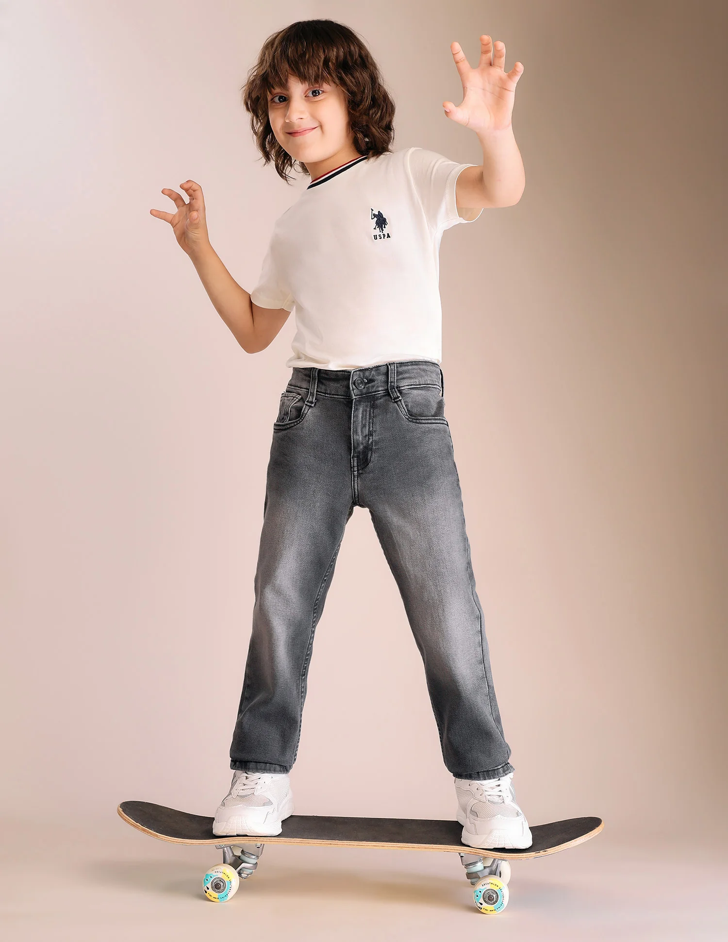 Boys Mid Rise Relaxed Fit Jeans