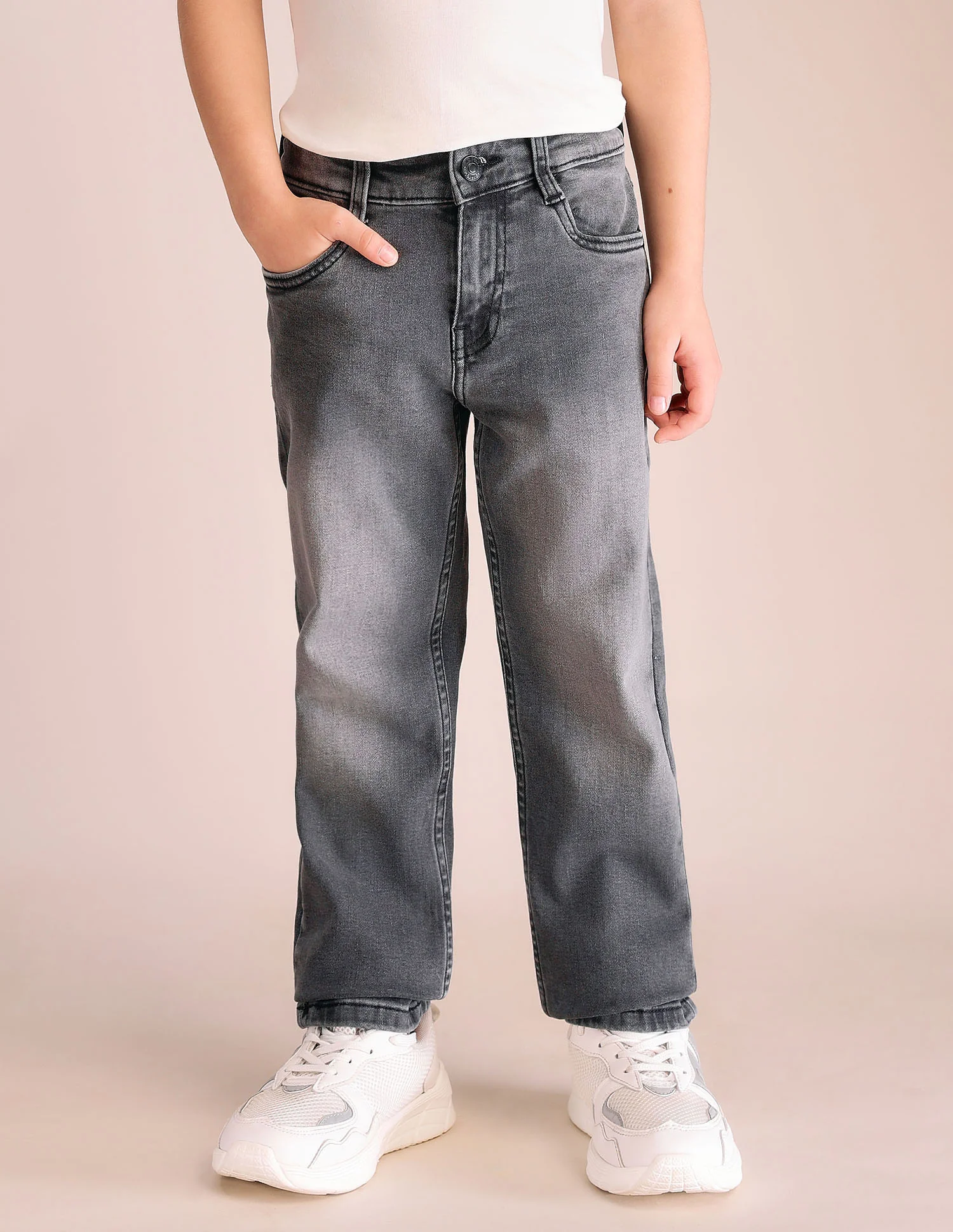 Boys Mid Rise Relaxed Fit Jeans - Image 4