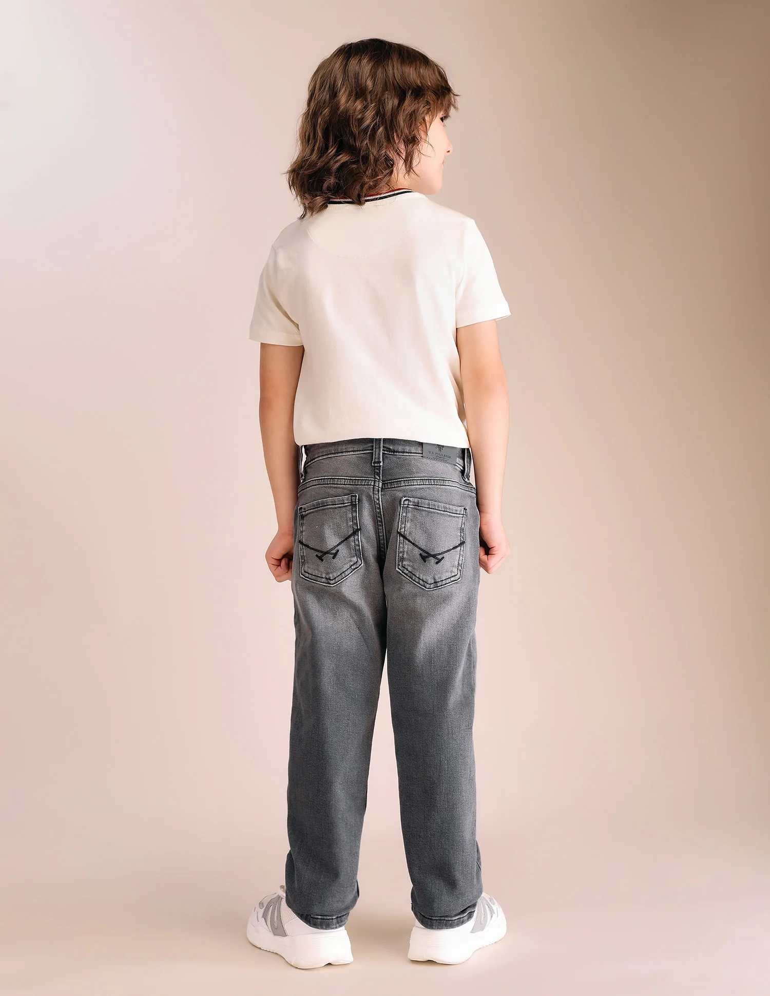 Boys Mid Rise Relaxed Fit Jeans - Image 5