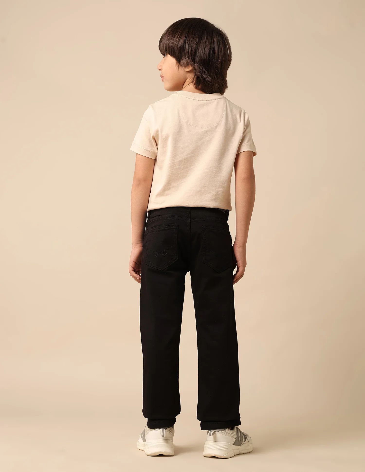 Boys Mid Rise Relaxed Fit Jeans - Image 4