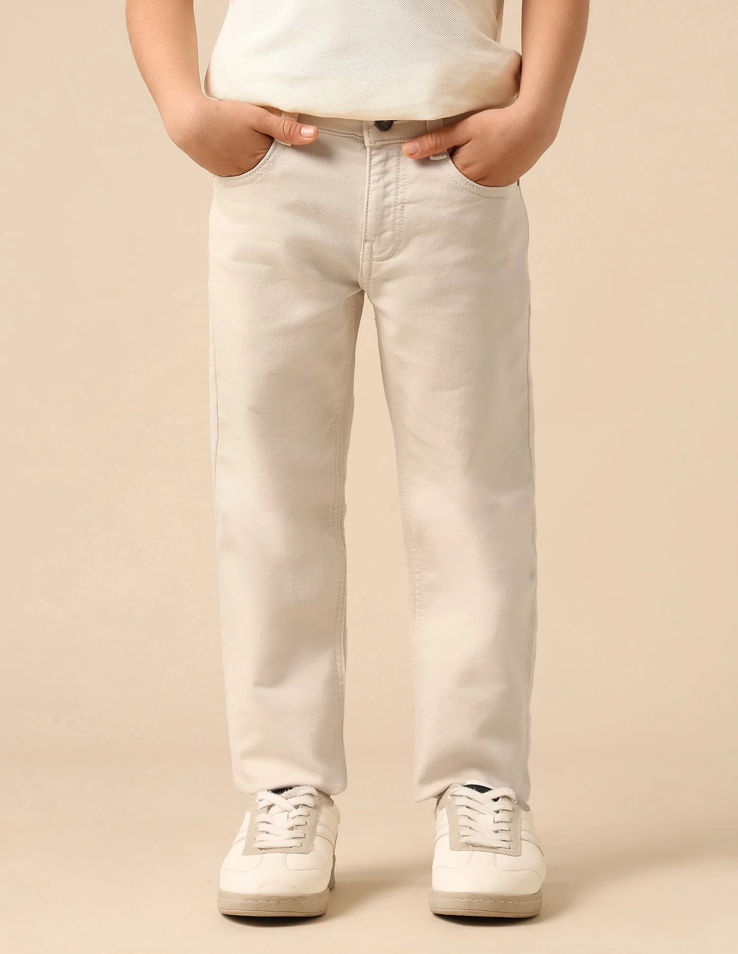 Boys Mid Rise Relaxed Fit Jeans - Image 6