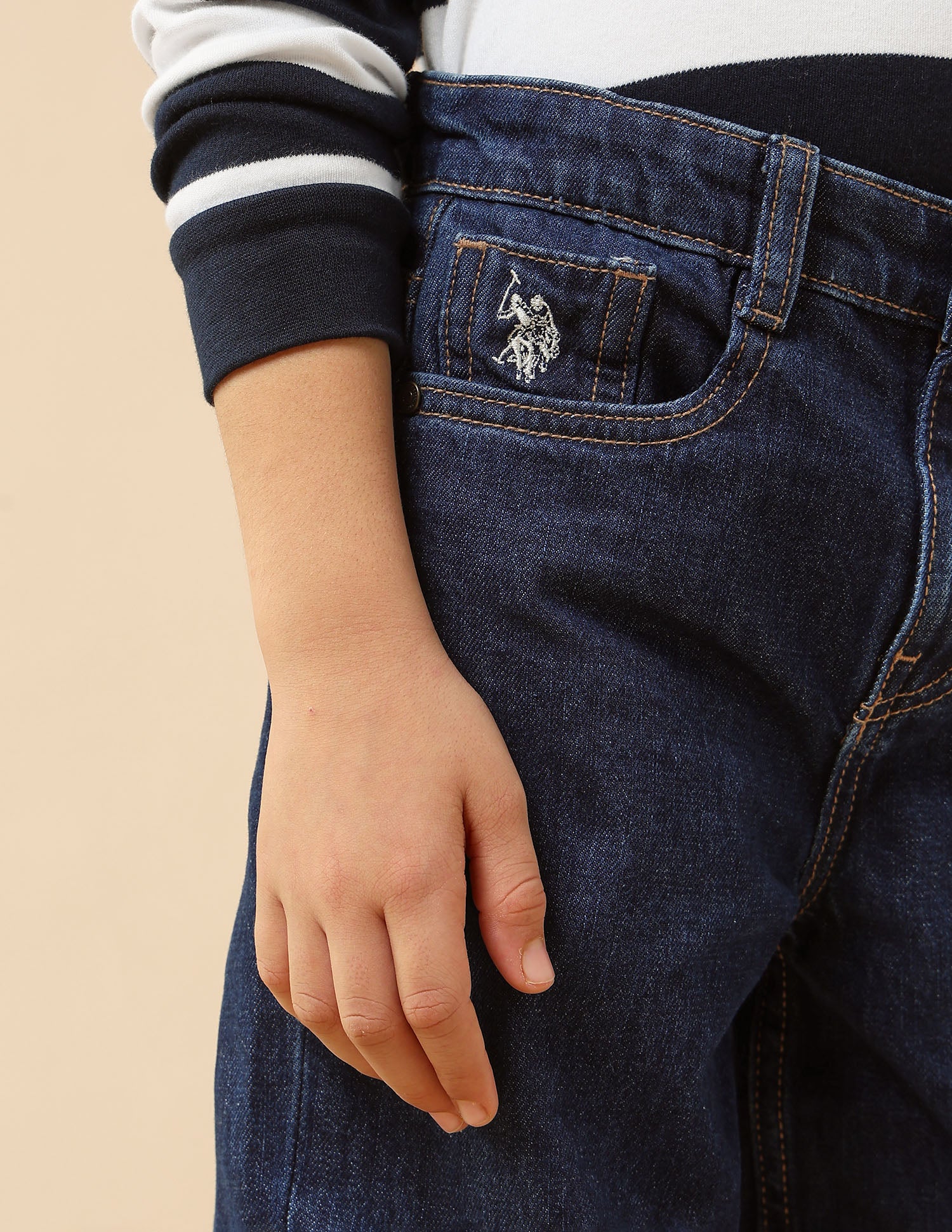 Boys Relaxed Fit Mid Rise Jeans - Image 7