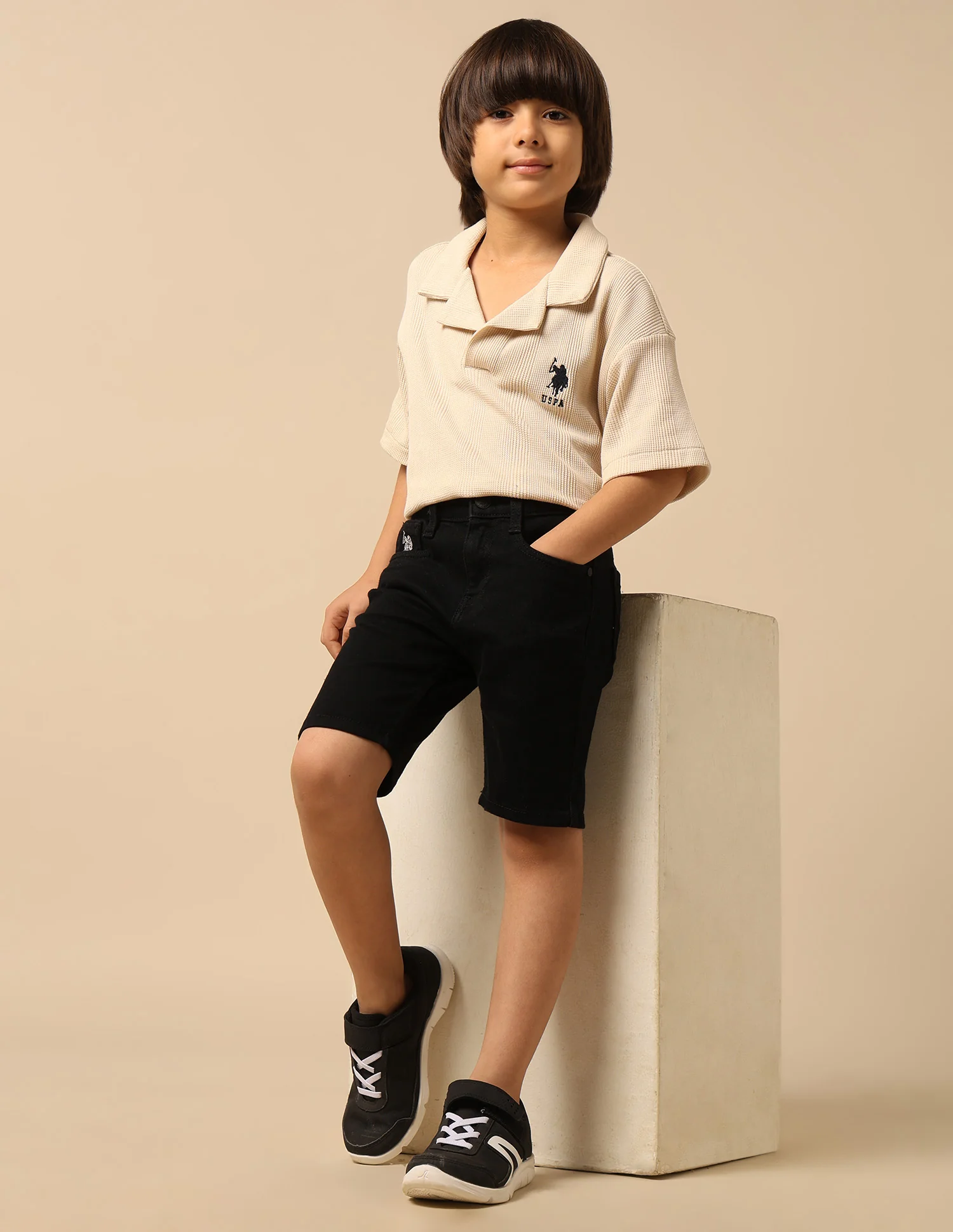 Boys Relaxed Fit Mid Rise Shorts