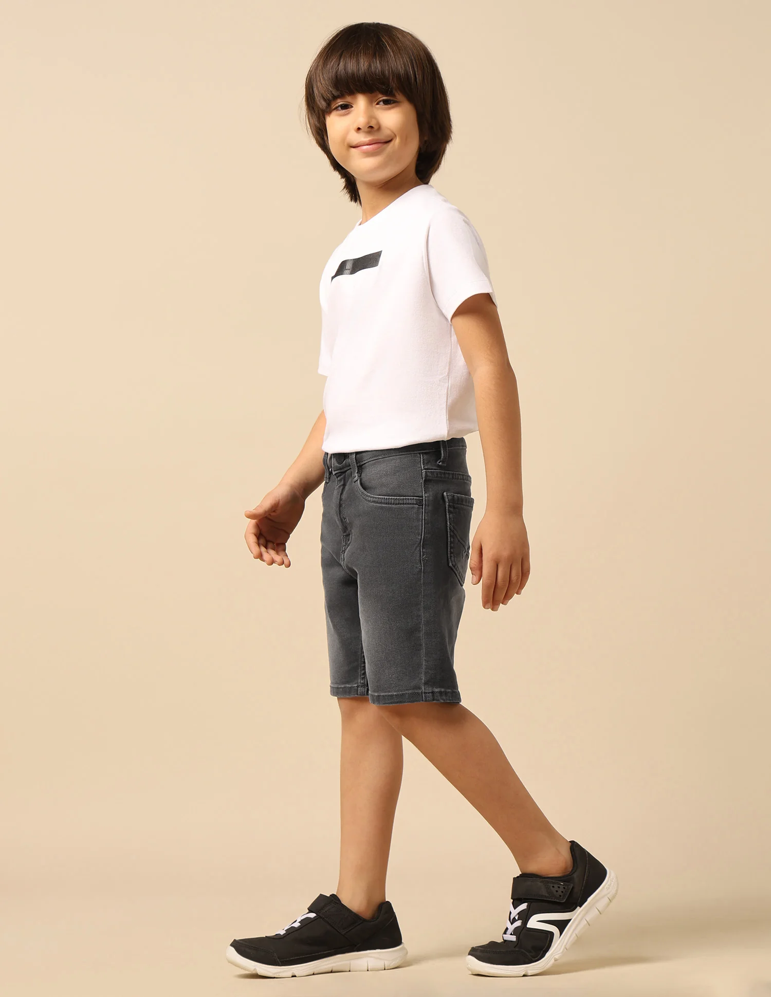 Boys Relaxed Fit Mid Rise Shorts - Image 4