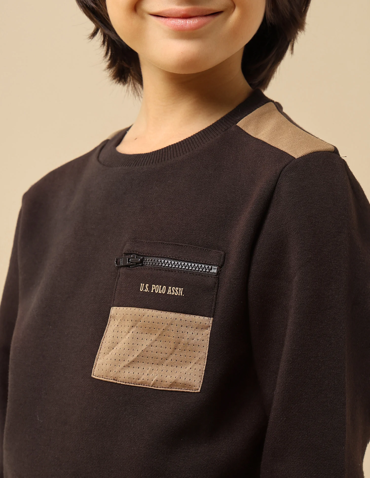 Boys Solid Regular Fit Sweatshirt - Image 6