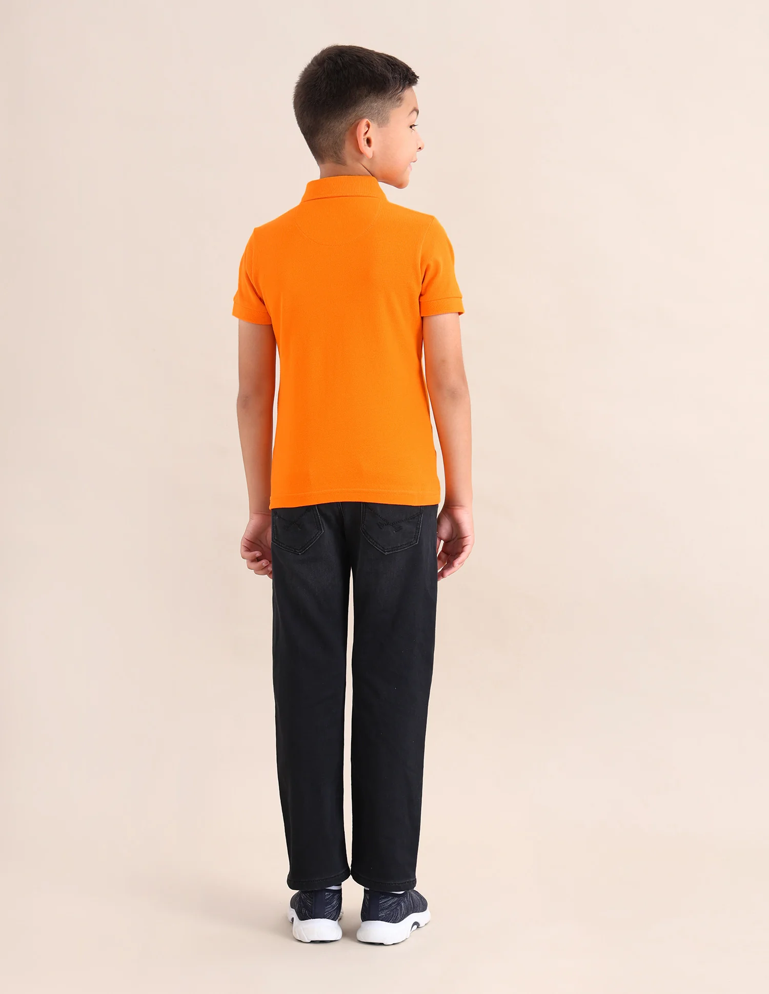 Boys Solid Regular Fit T-Shirt - Image 4