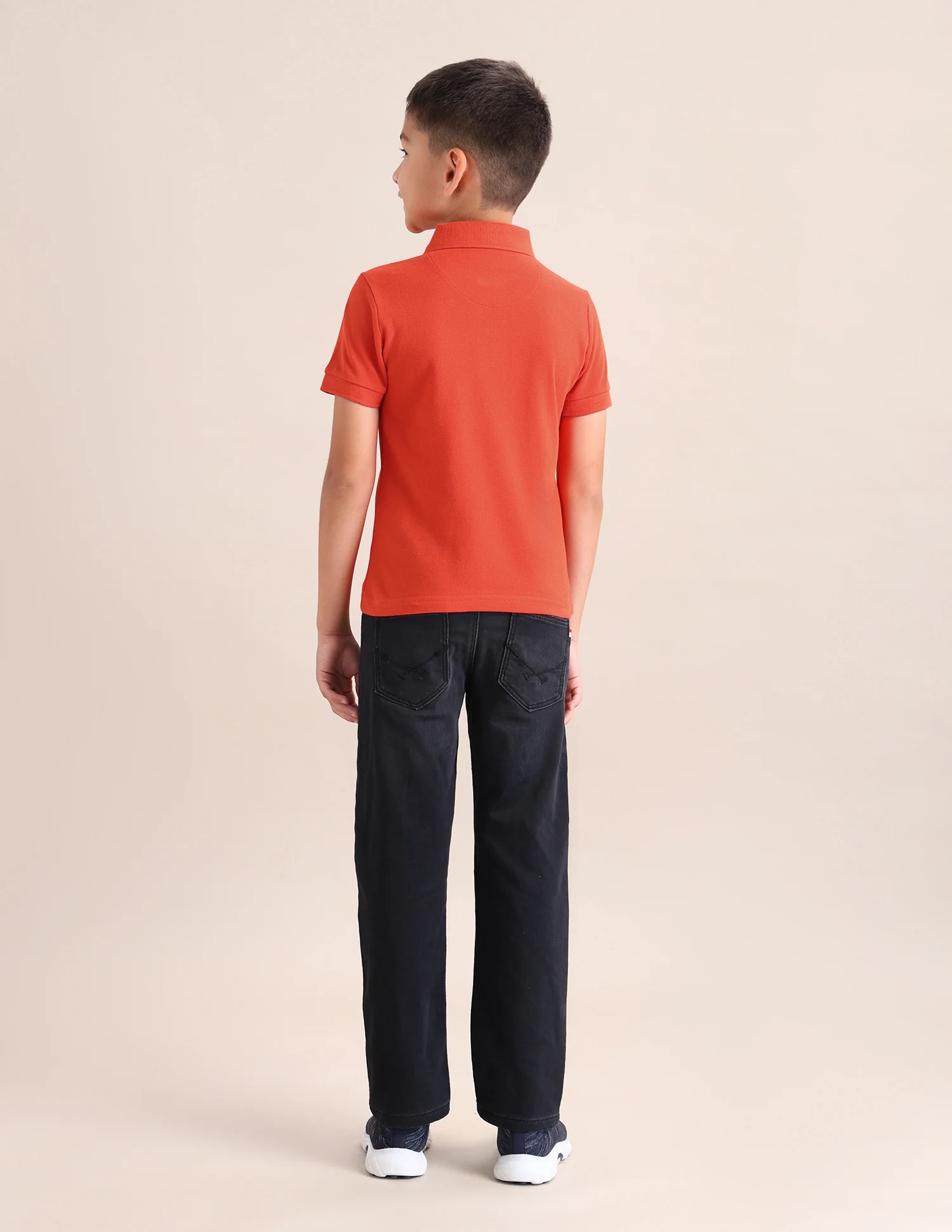 Boys Solid Regular Fit T-Shirt - Image 4