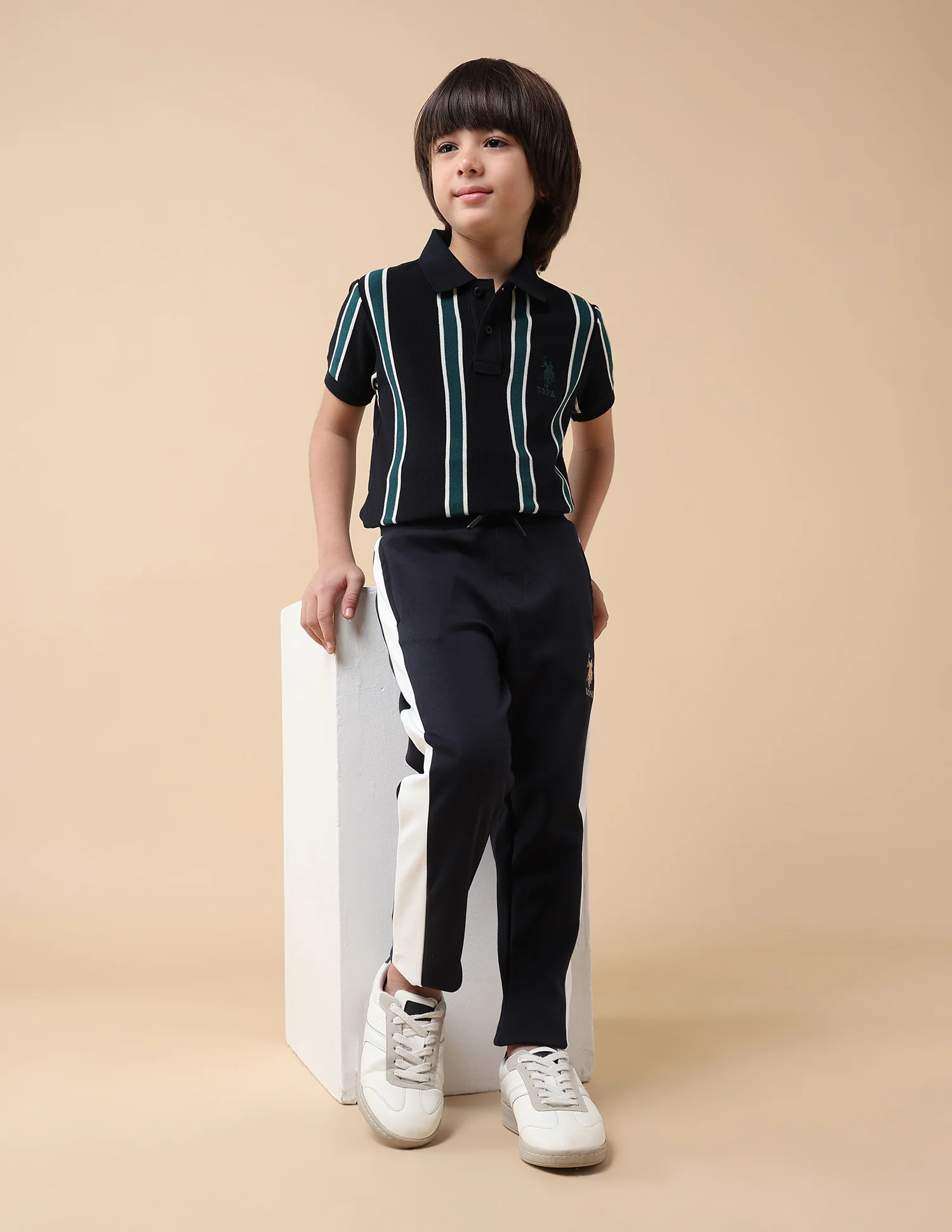 Boys Solid Regular Fit Trackpant