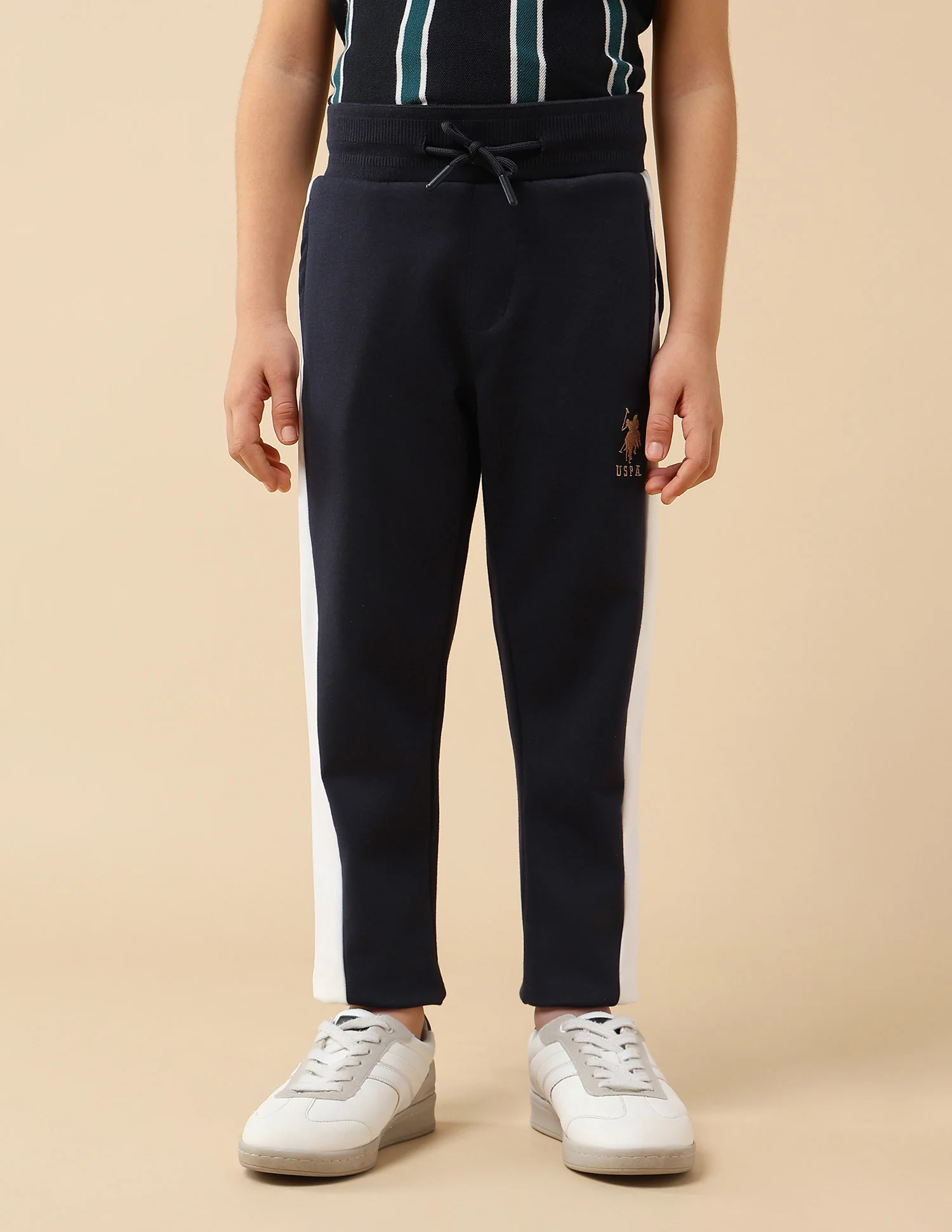 Boys Solid Regular Fit Trackpant - Image 6