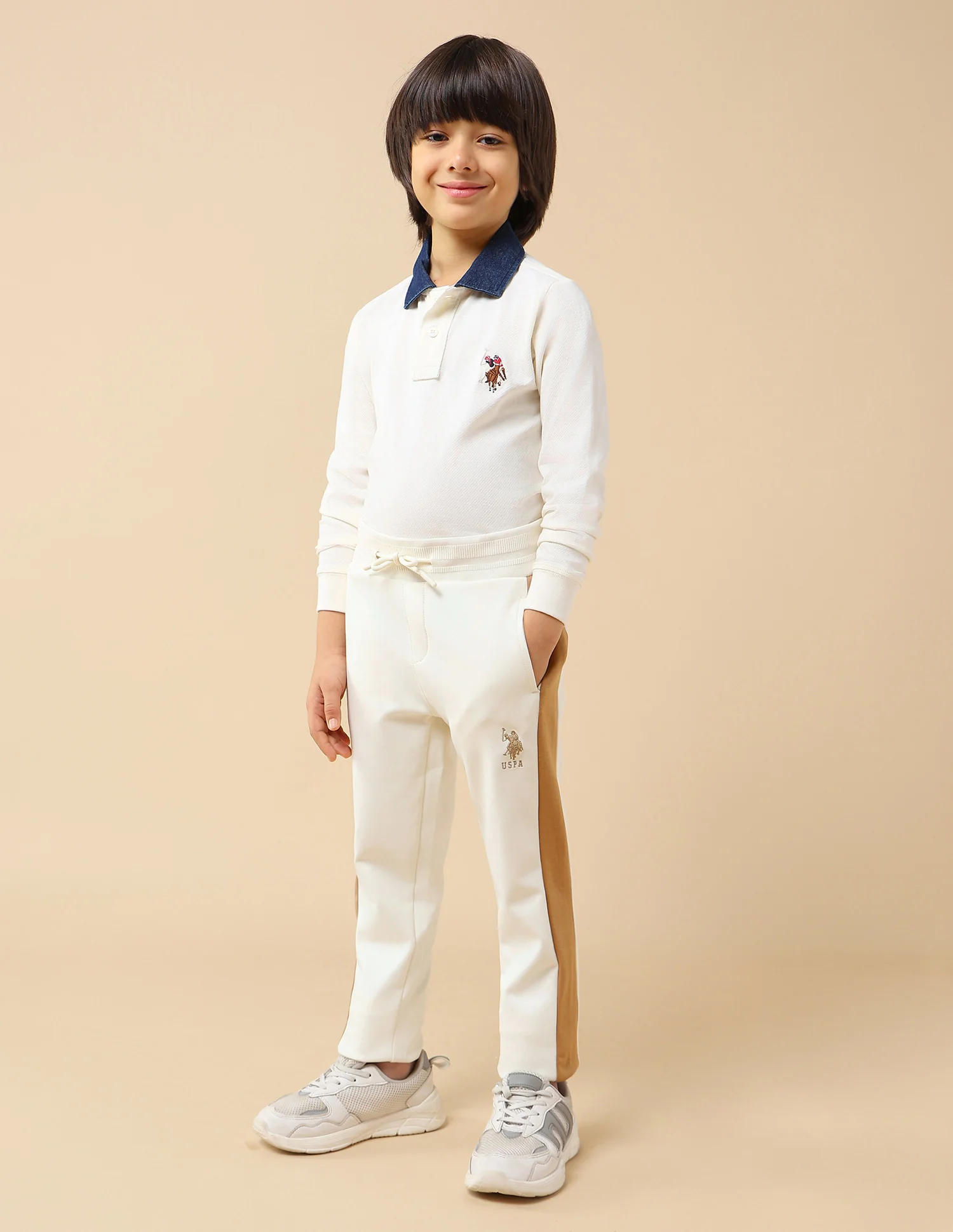 Boys Solid Regular Fit Trackpant - Image 4