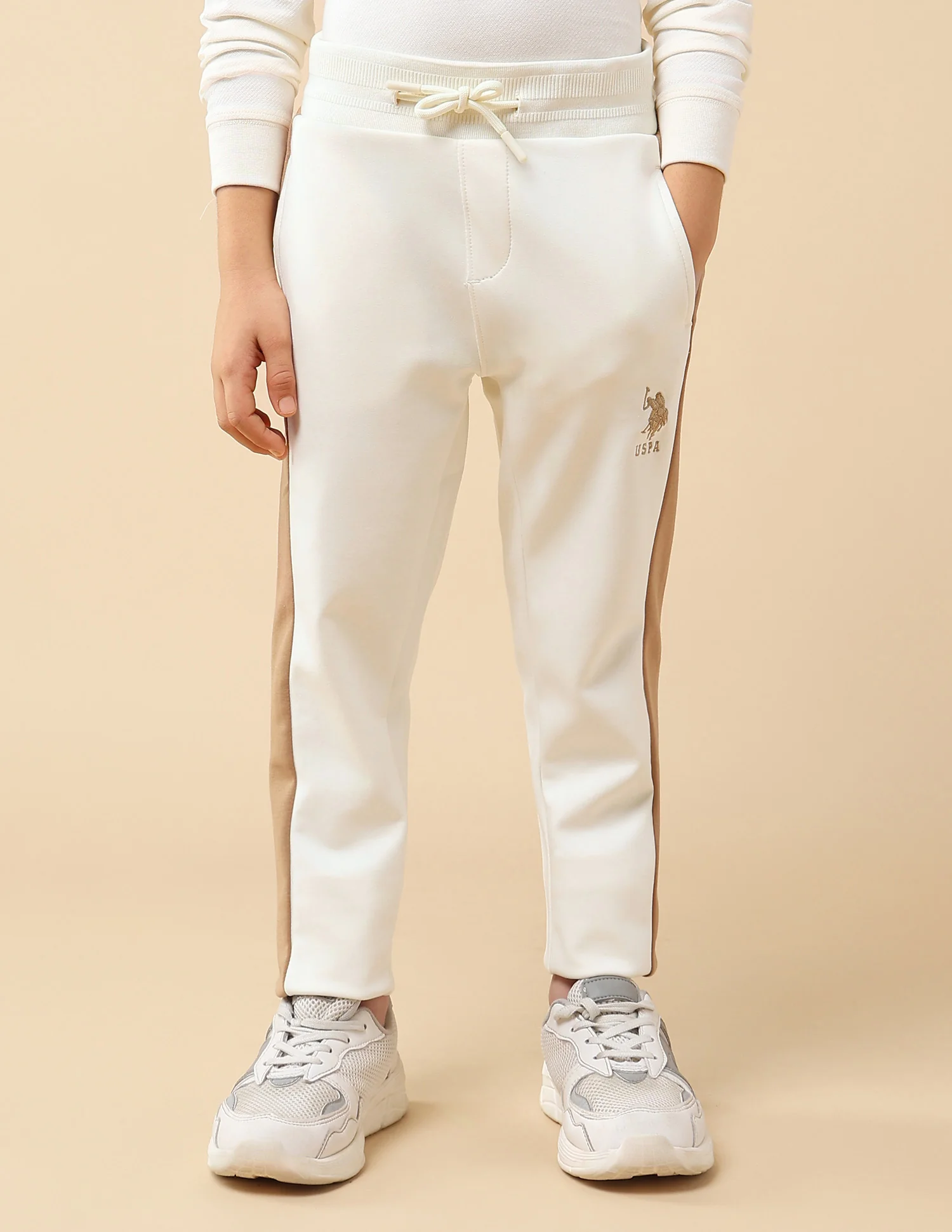 Boys Solid Regular Fit Trackpant - Image 6