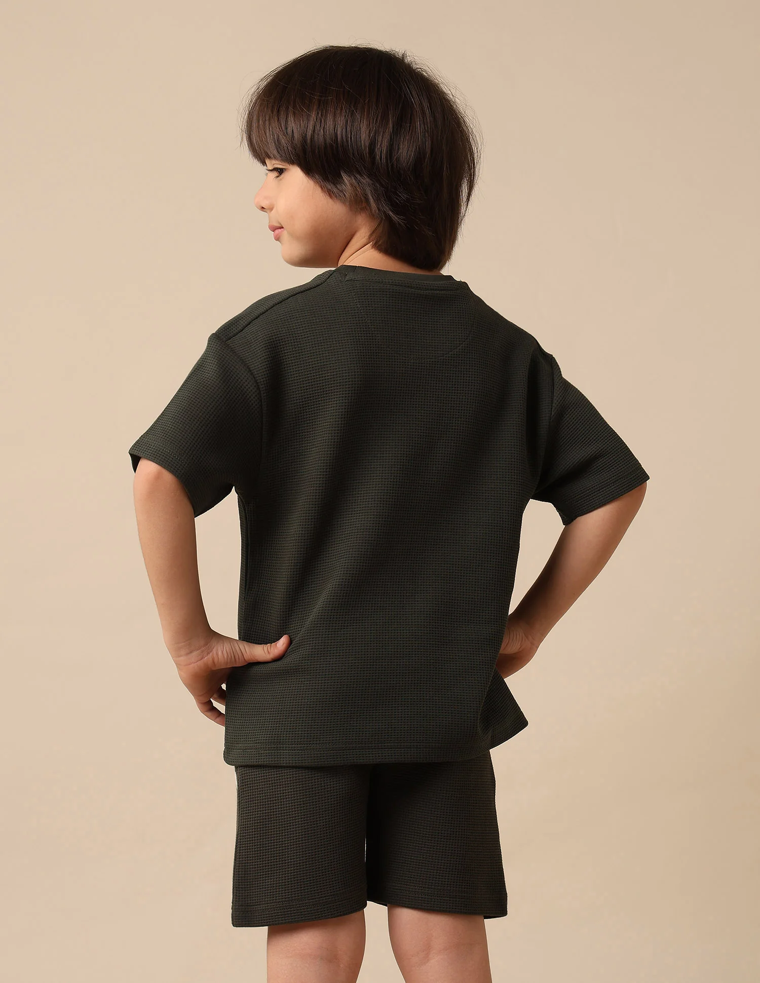 Boys Textured Boxy Fit T Shirt - Image 5