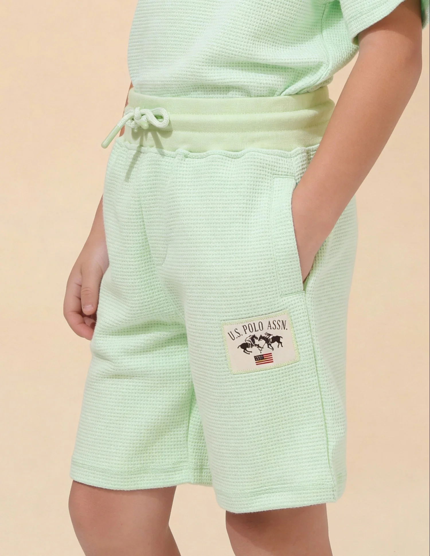 Boys Textured Regular Fit Shorts - Image 5
