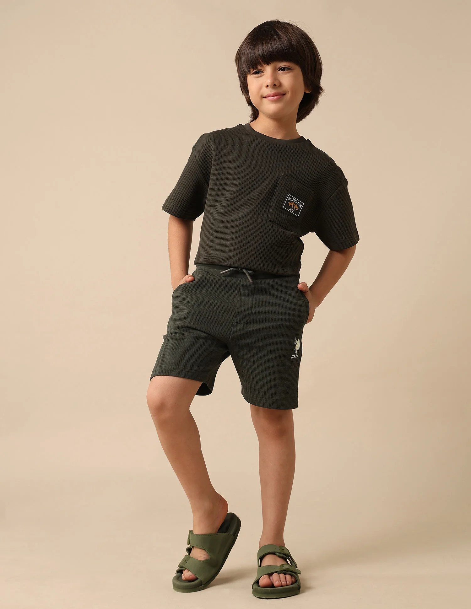 Boys Textured Regular Fit Shorts - Image 3