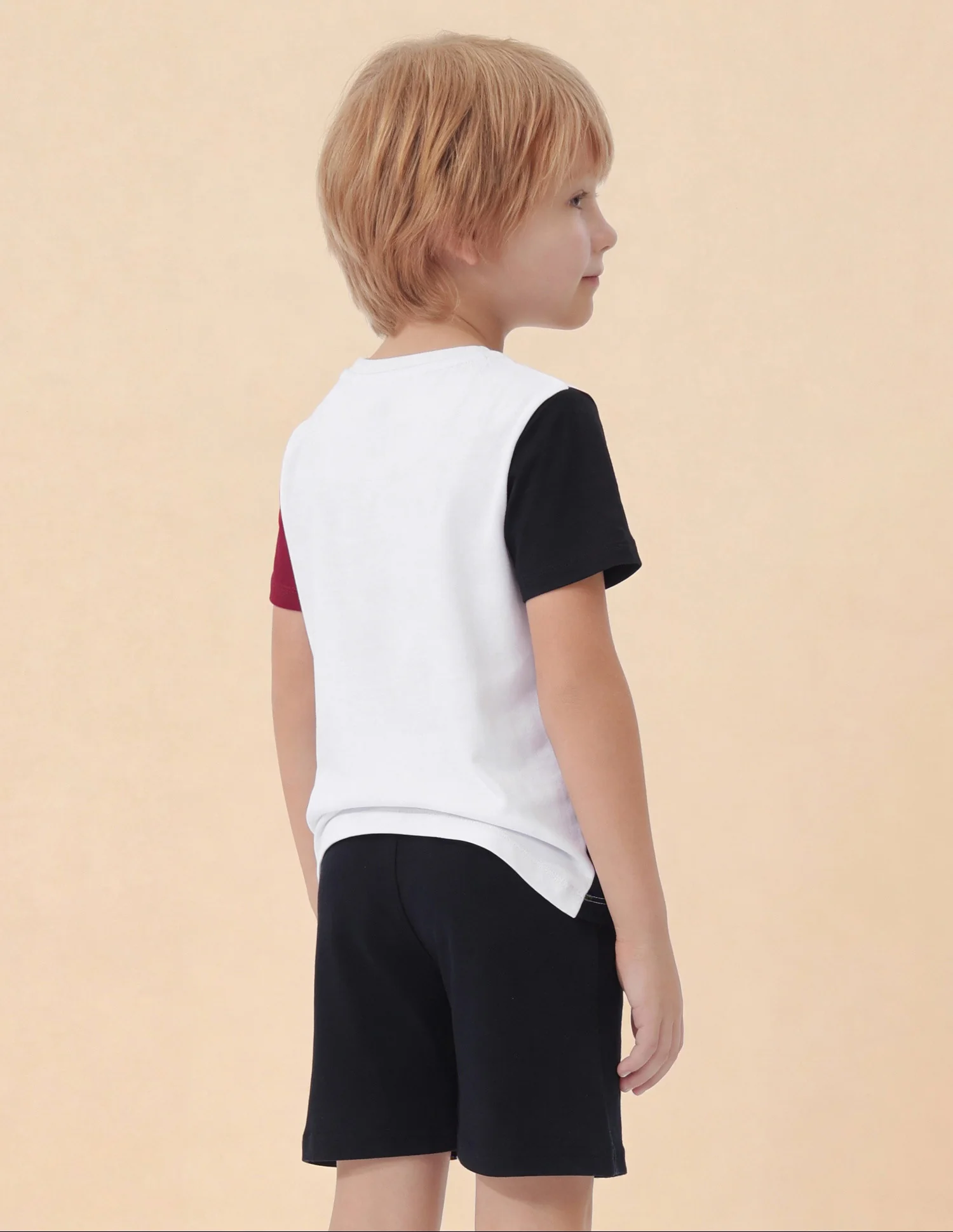 Colour Blocked Brand Printed Regular Fit T-Shirt - Image 5