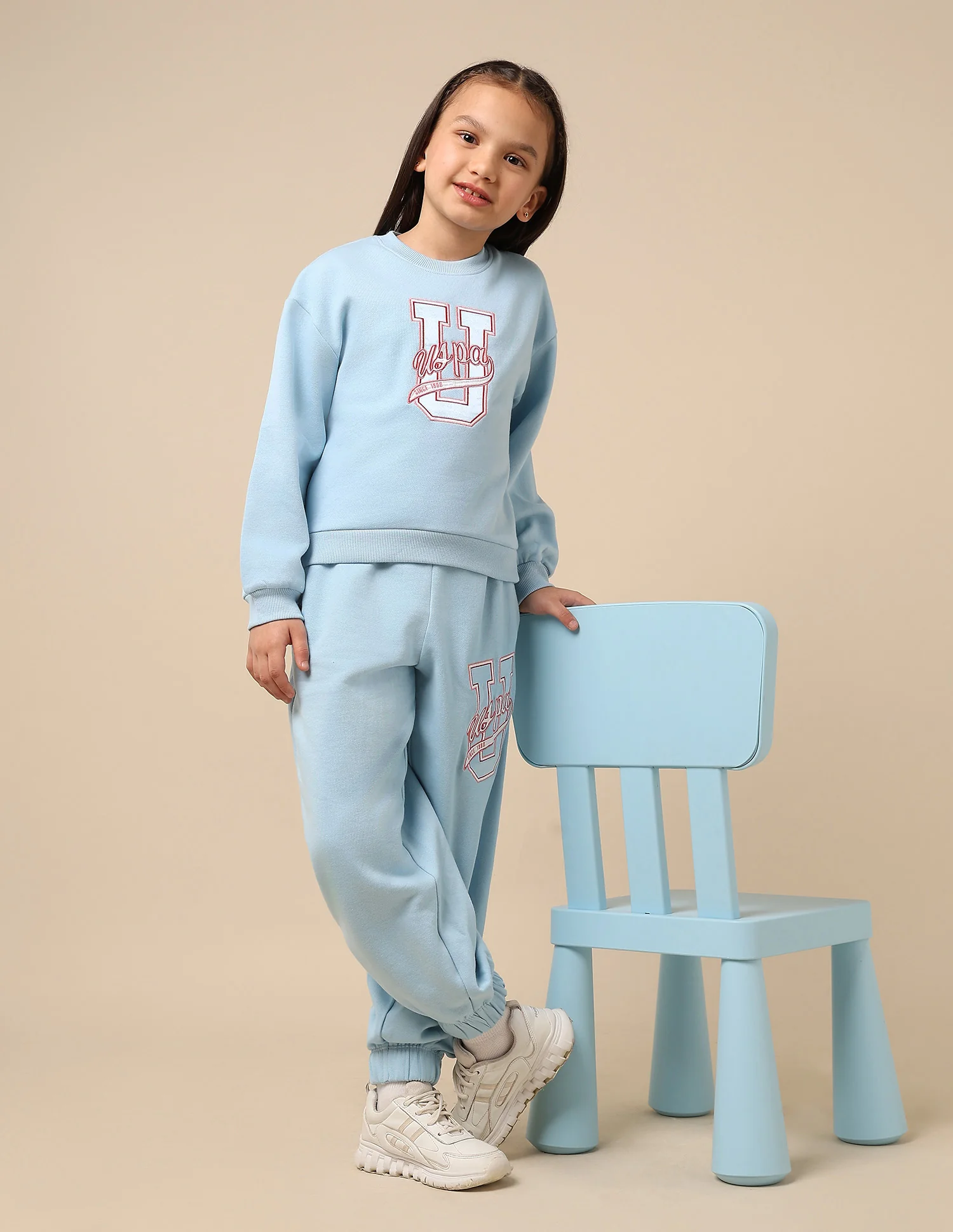 Girls Brand Embroidered Regular Fit Sweatshirt - Image 3