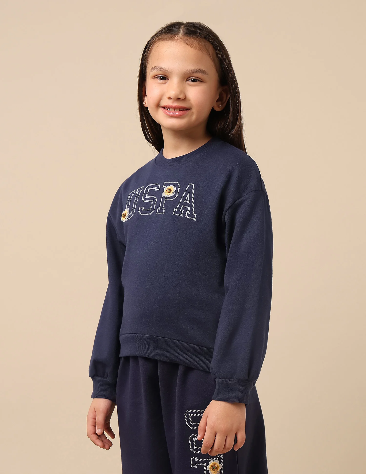 Girls Brand Embroidered Regular Fit Sweatshirt - Image 4