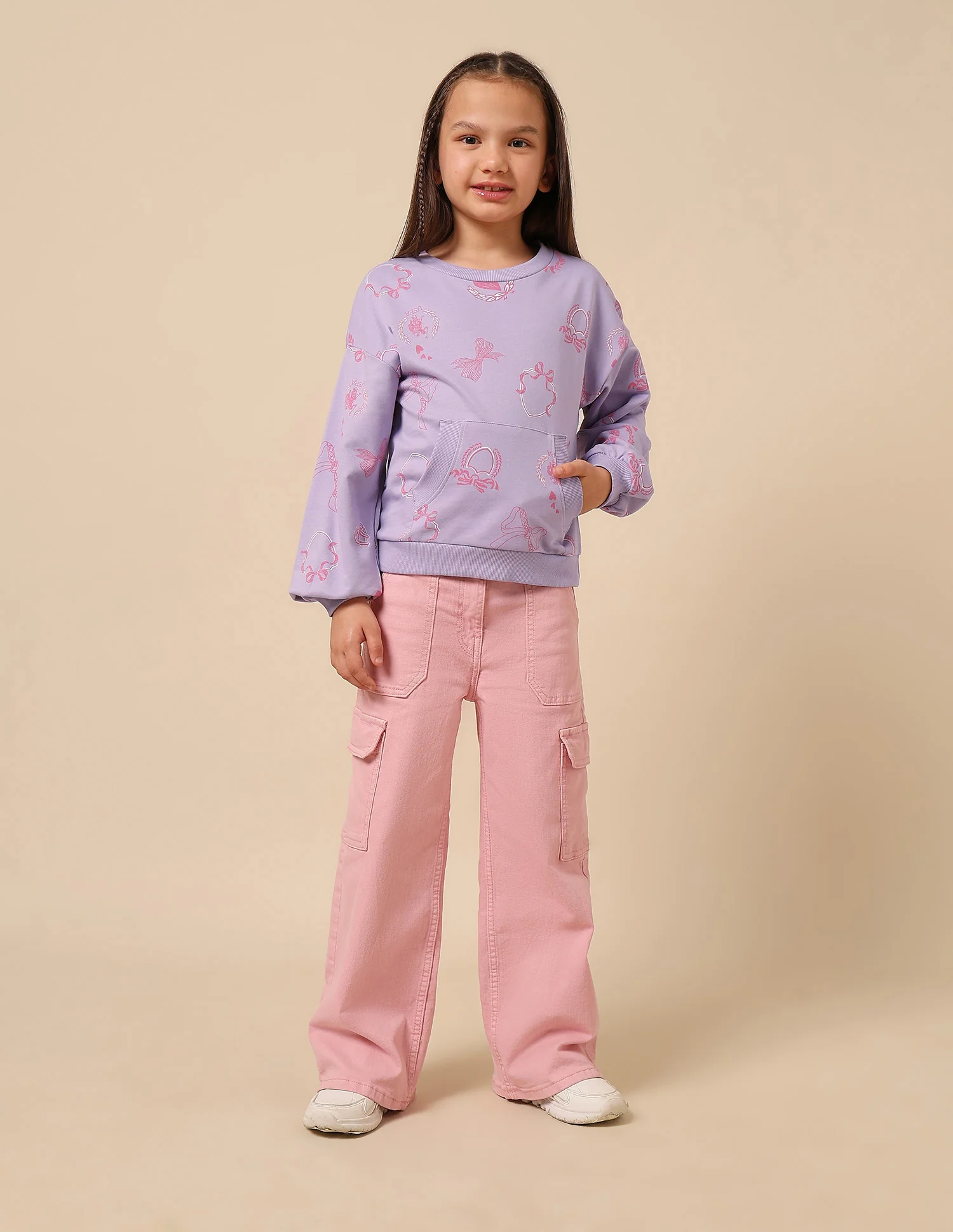 Girls Graphic Printed Regular Fit Sweatshirt - Image 3