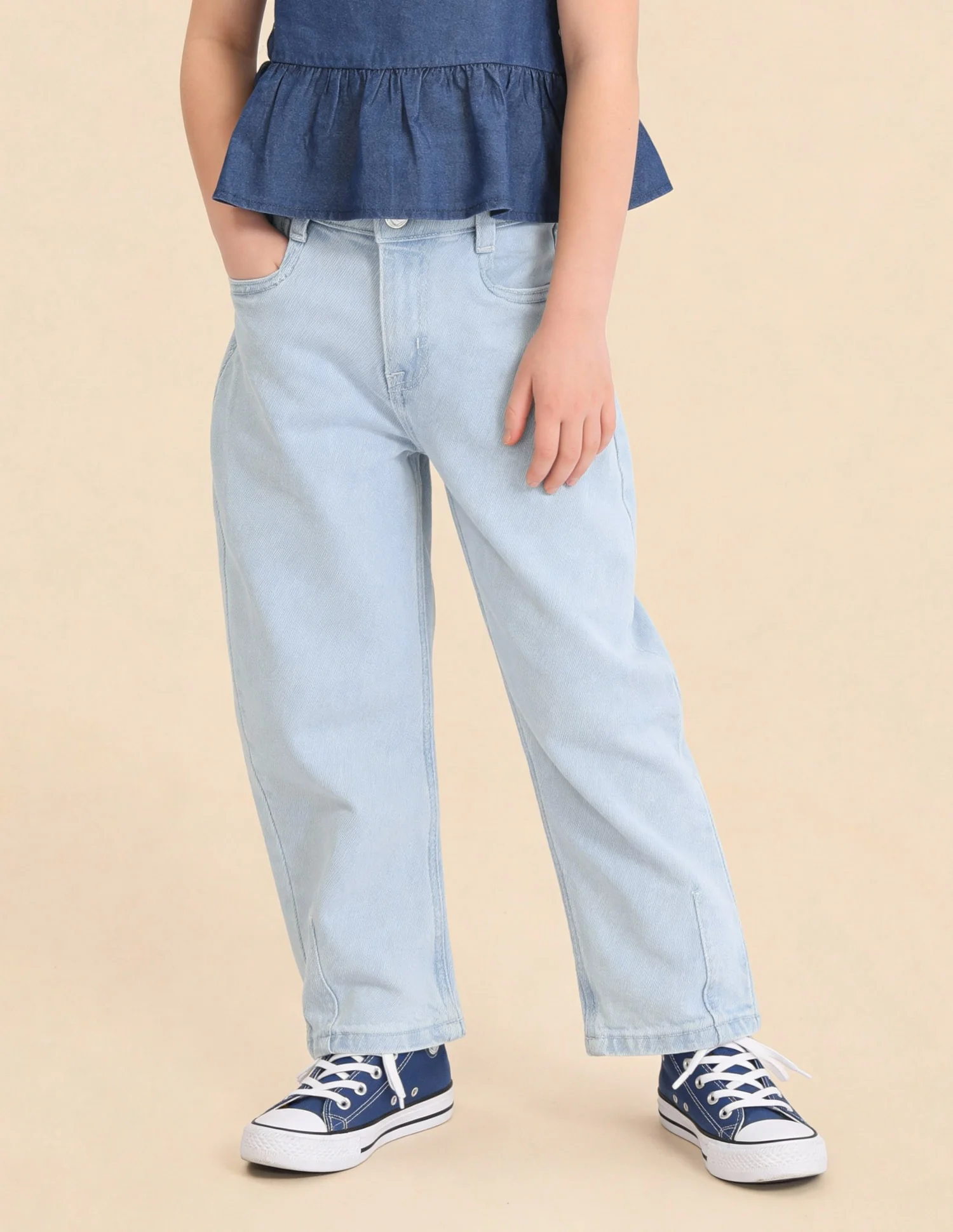 Girls Mid Rise Barrel Fit Jeans - Image 3