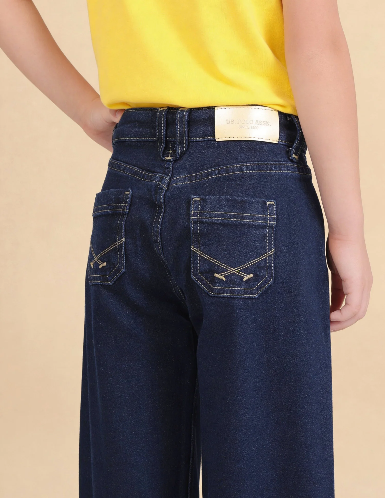 Girls Rinsed Barrel Fit Jeans - Image 5