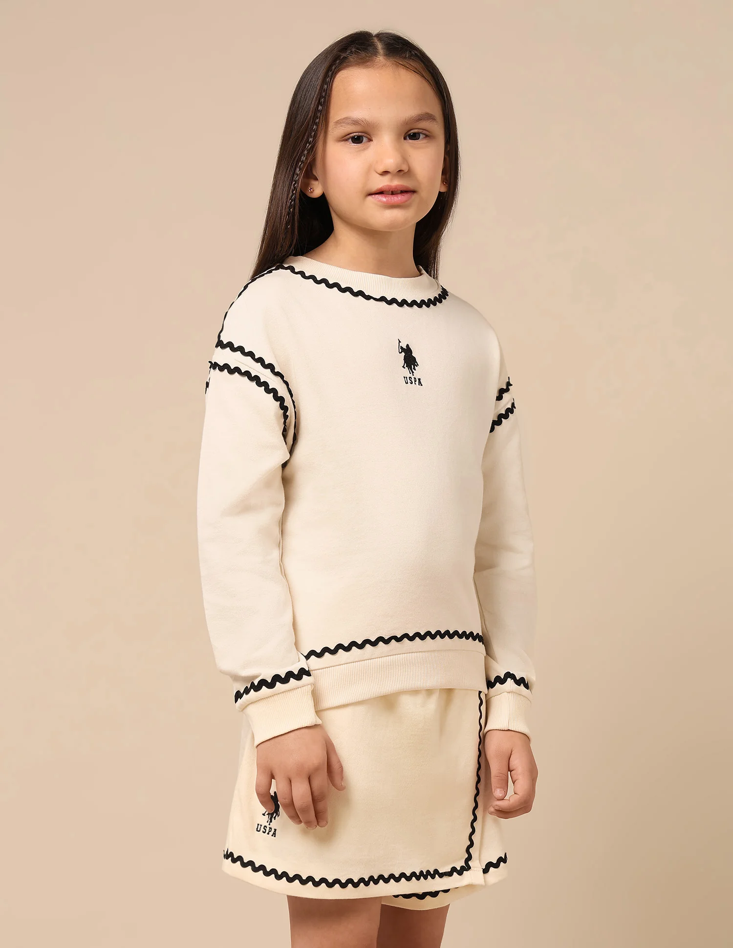 Girls Solid Comfort Fit Sweatshirt - Image 4