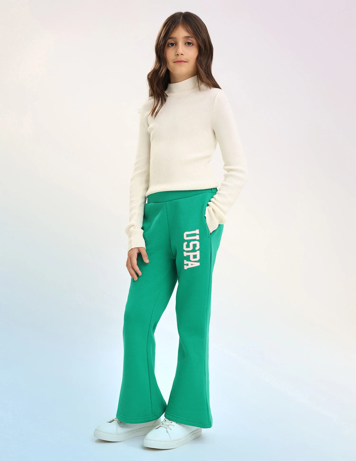 Girls Solid Regular Fit Flared Track Pants - Image 4