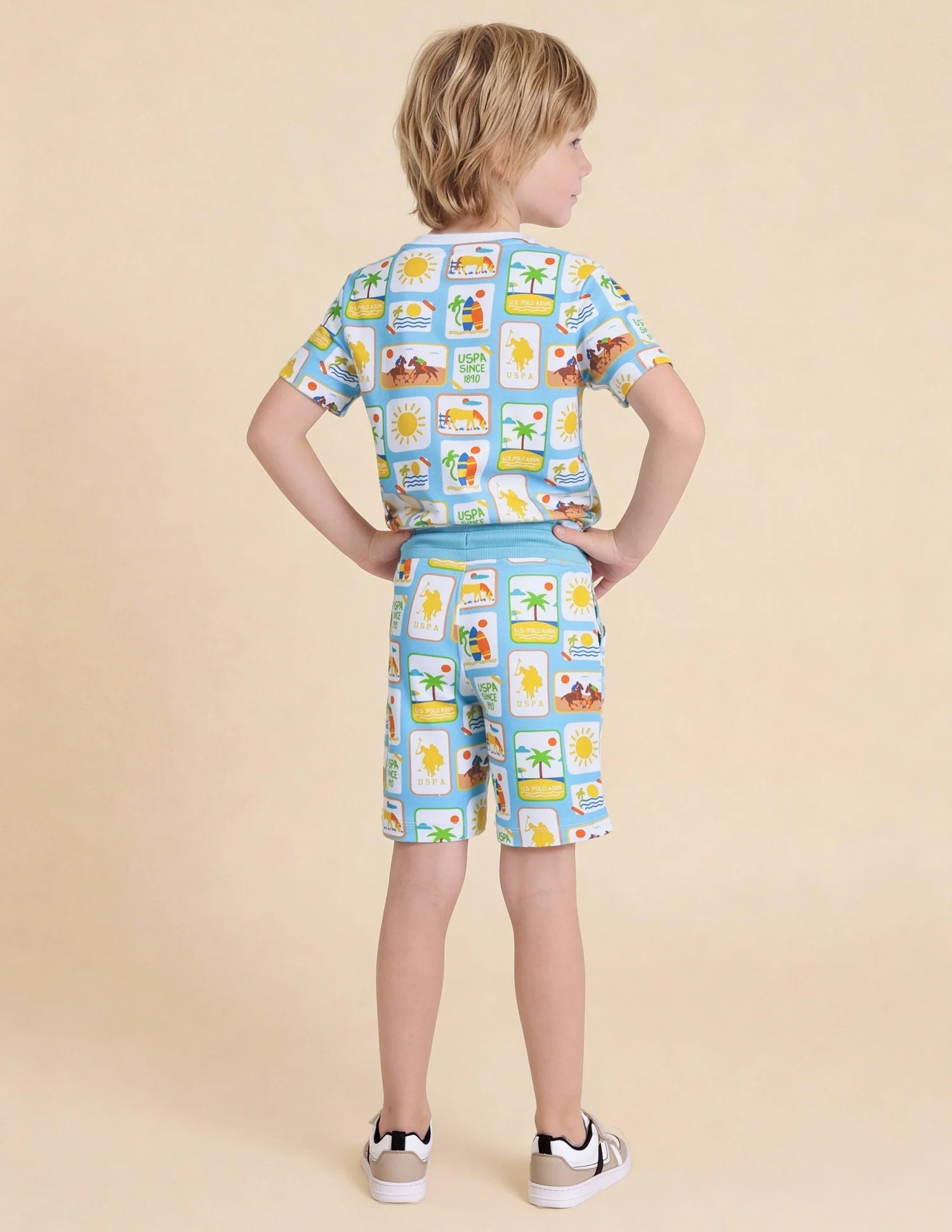 Graphic Brand Printed Regular Fit Shorts - Image 4