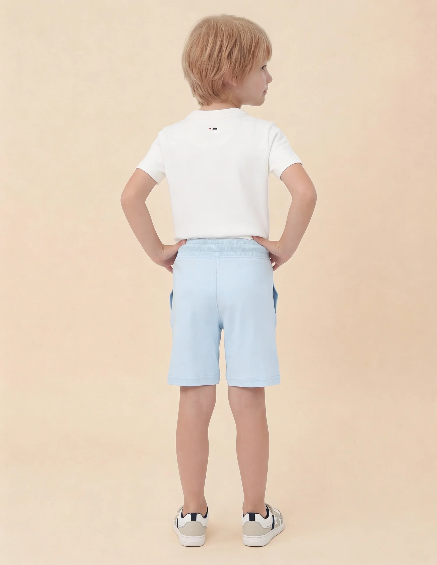 Graphic Brand Printed Regular Fit Shorts - Image 4