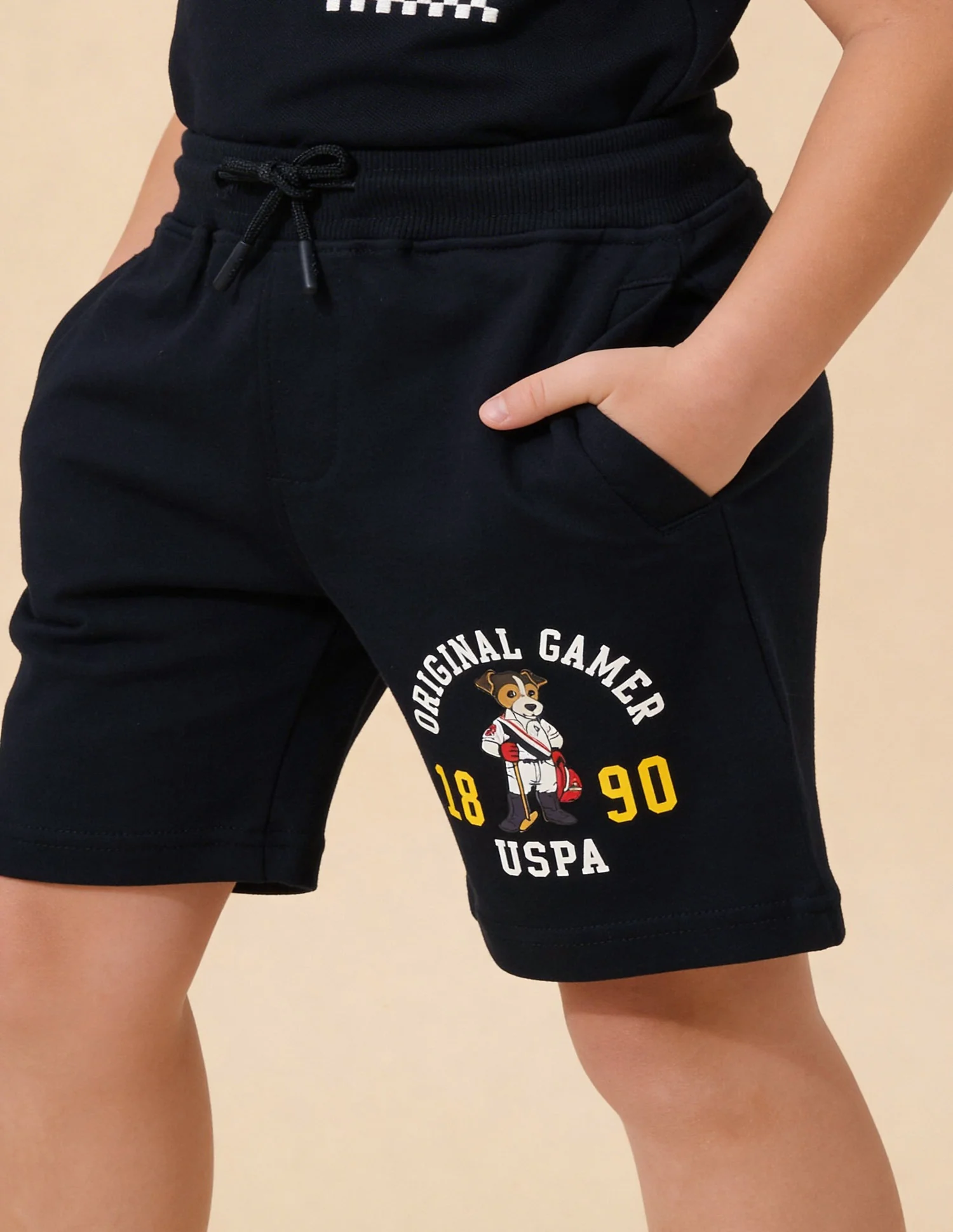 Graphic Printed Regular Fit Shorts - Image 5