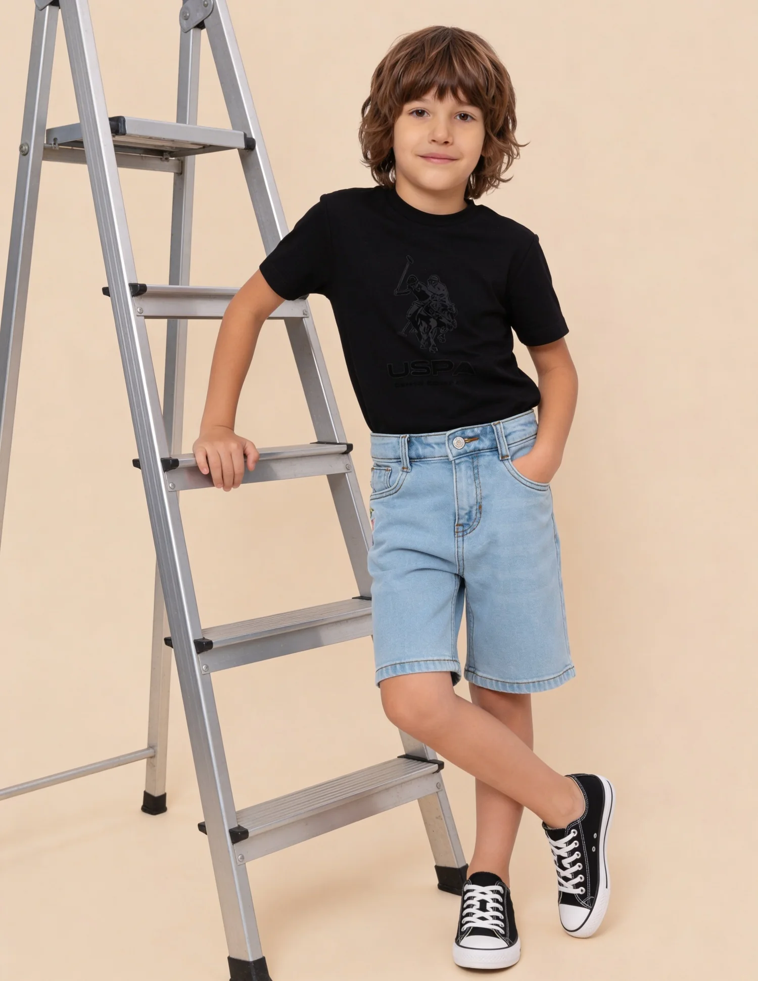 Mid Rise Regular Fit Denim Shorts