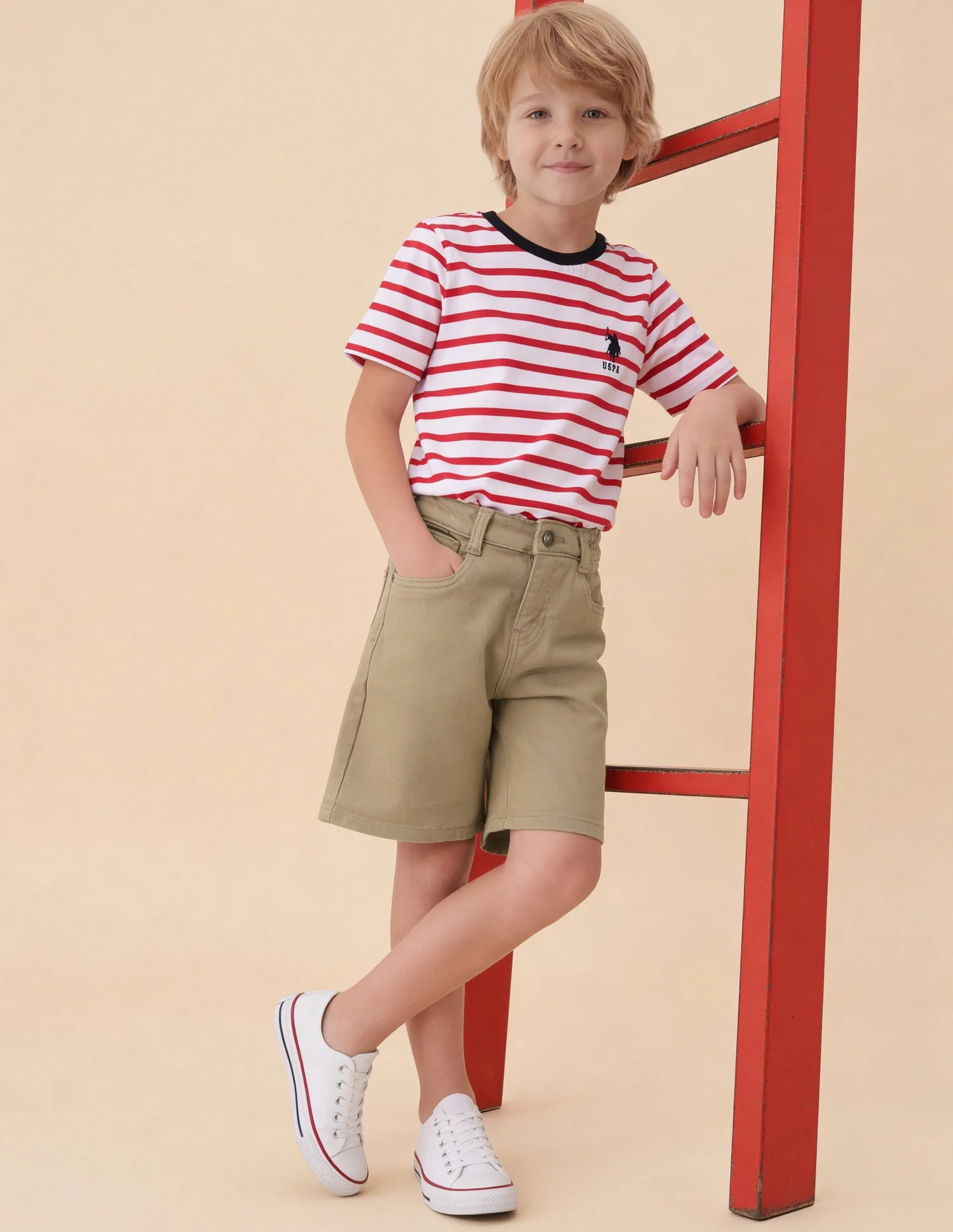 Mid Rise Regular Fit Shorts